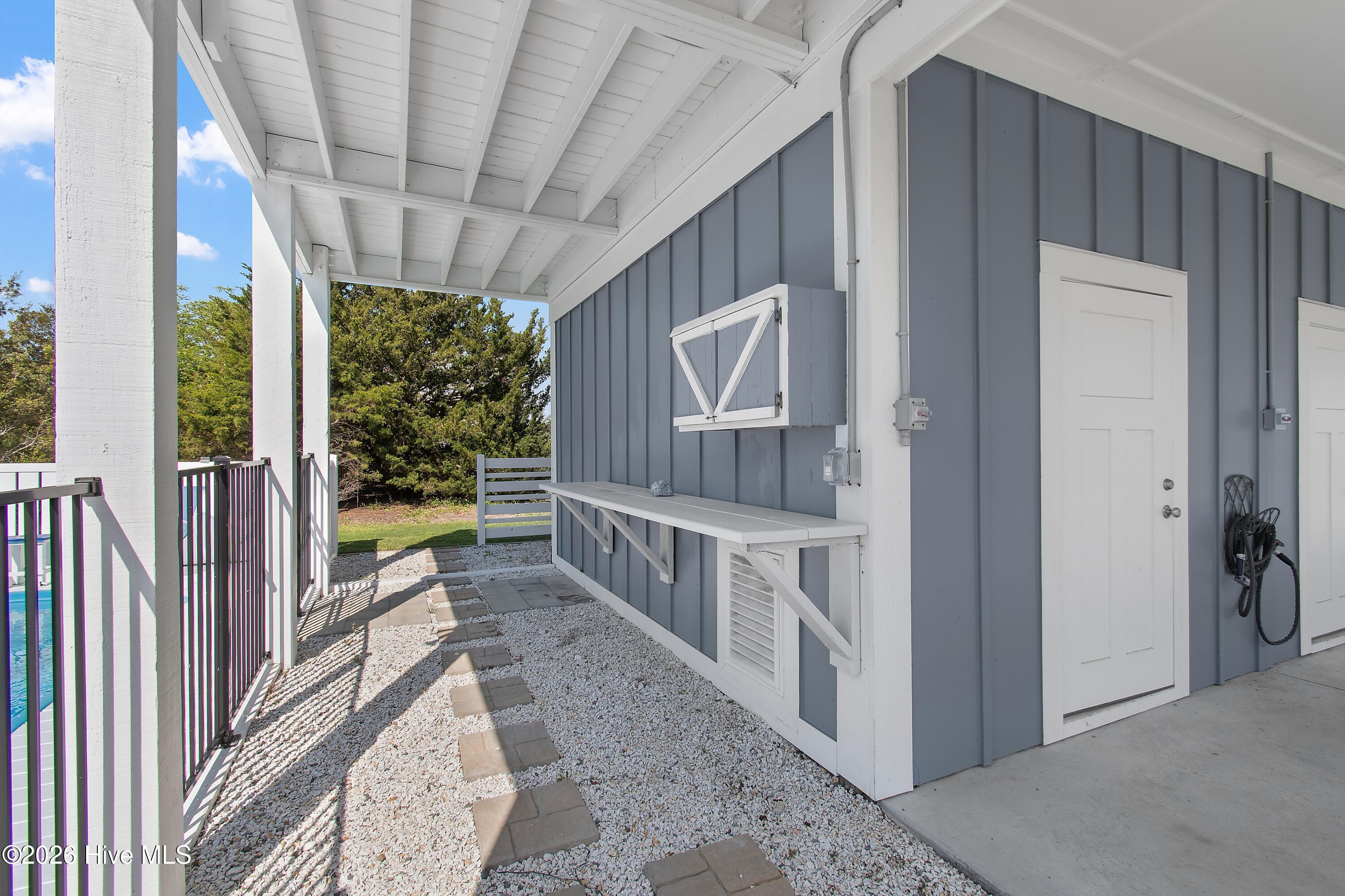 100567916 | Photo 47