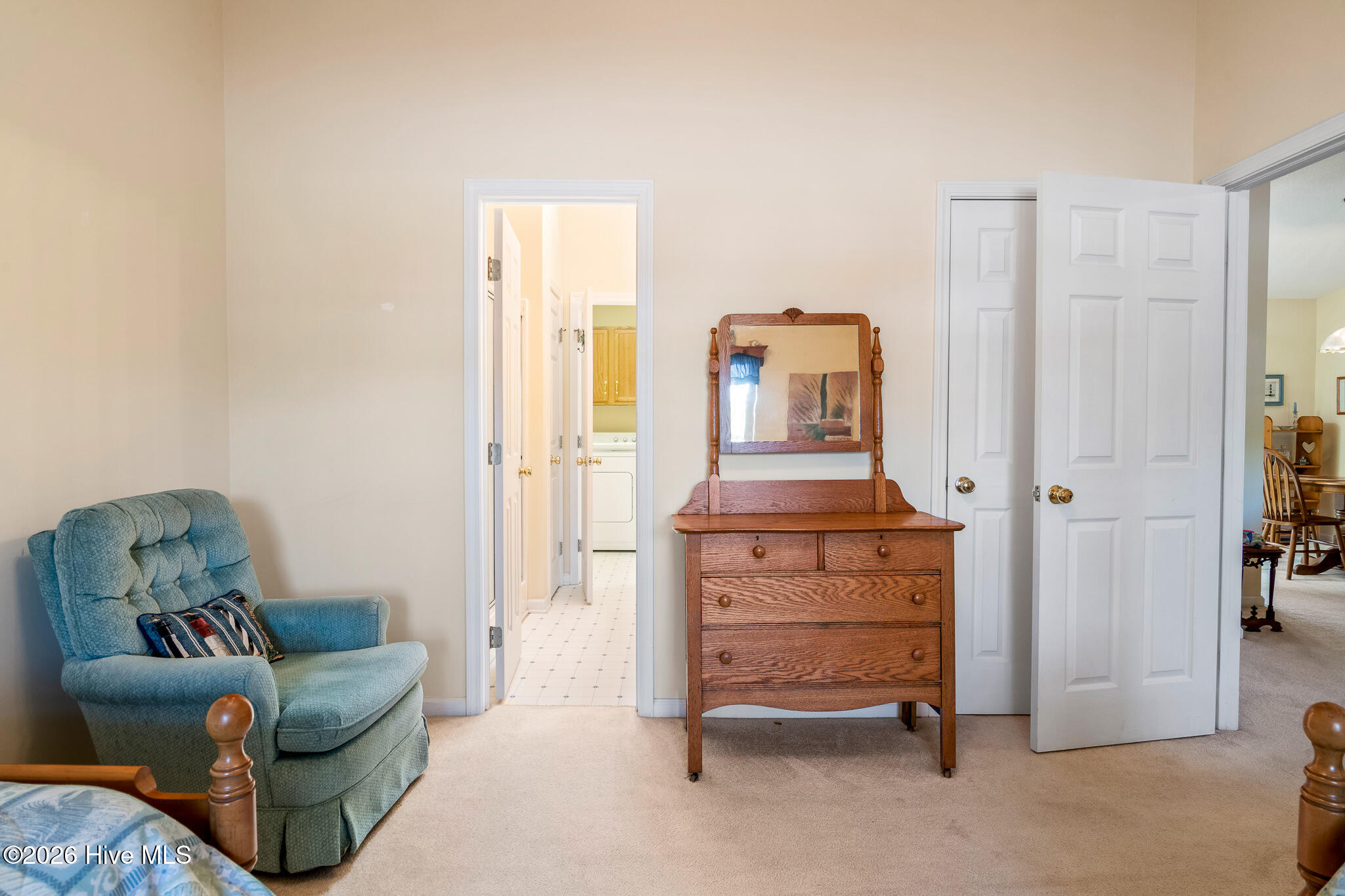 100566913 | Photo 25