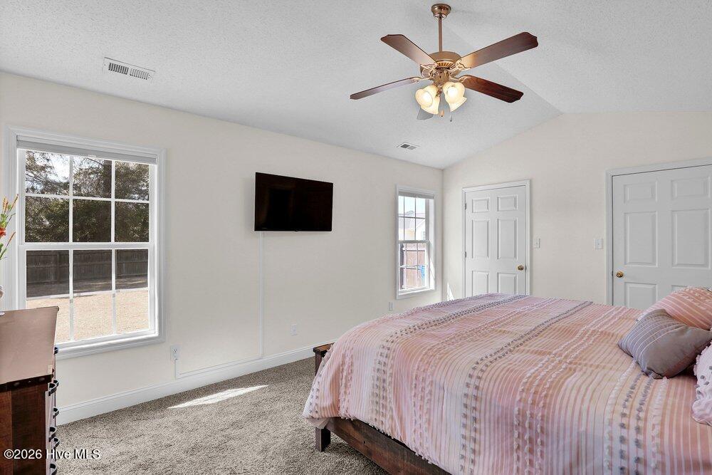 100555437 | Photo 13