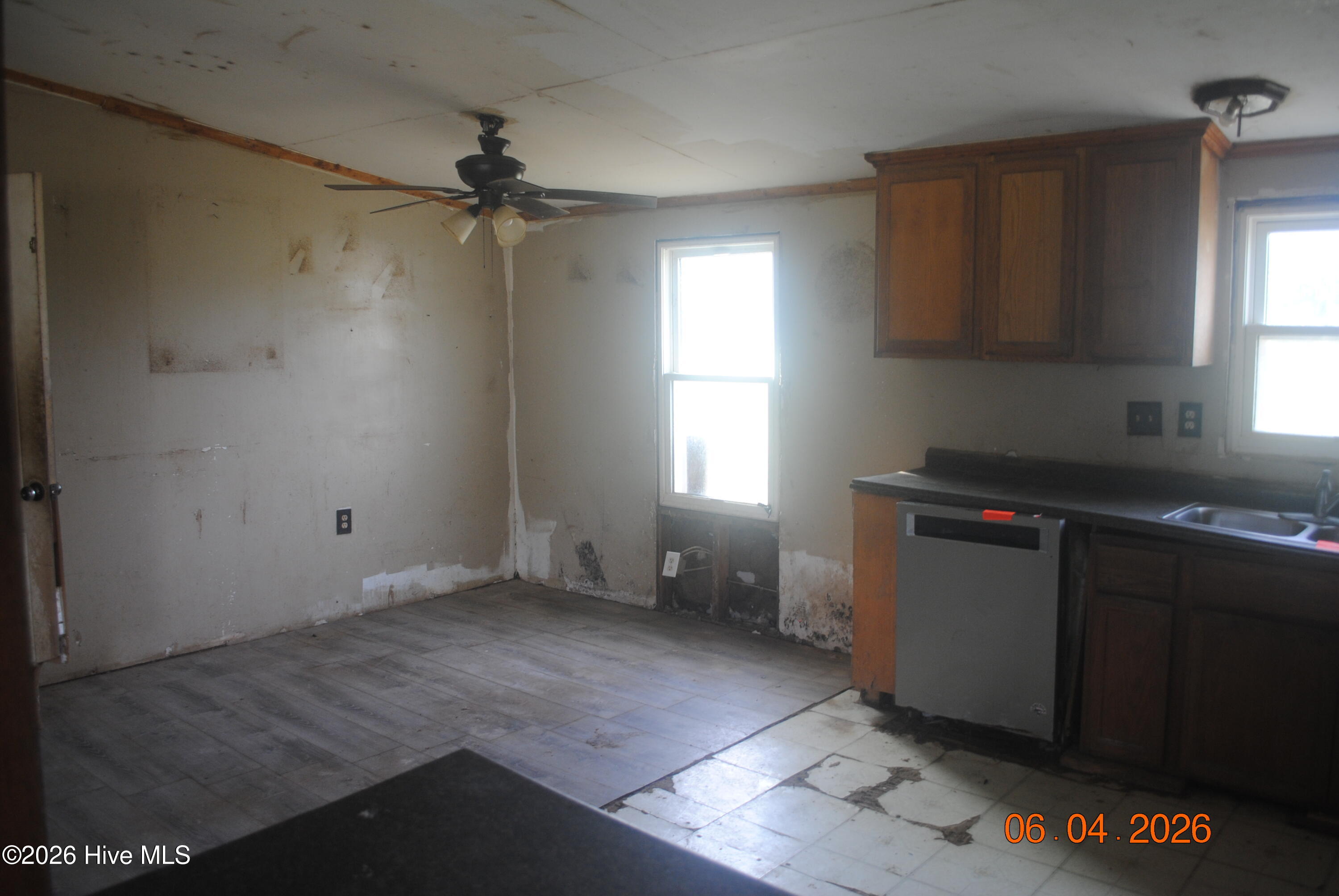 100565148 | Photo 10