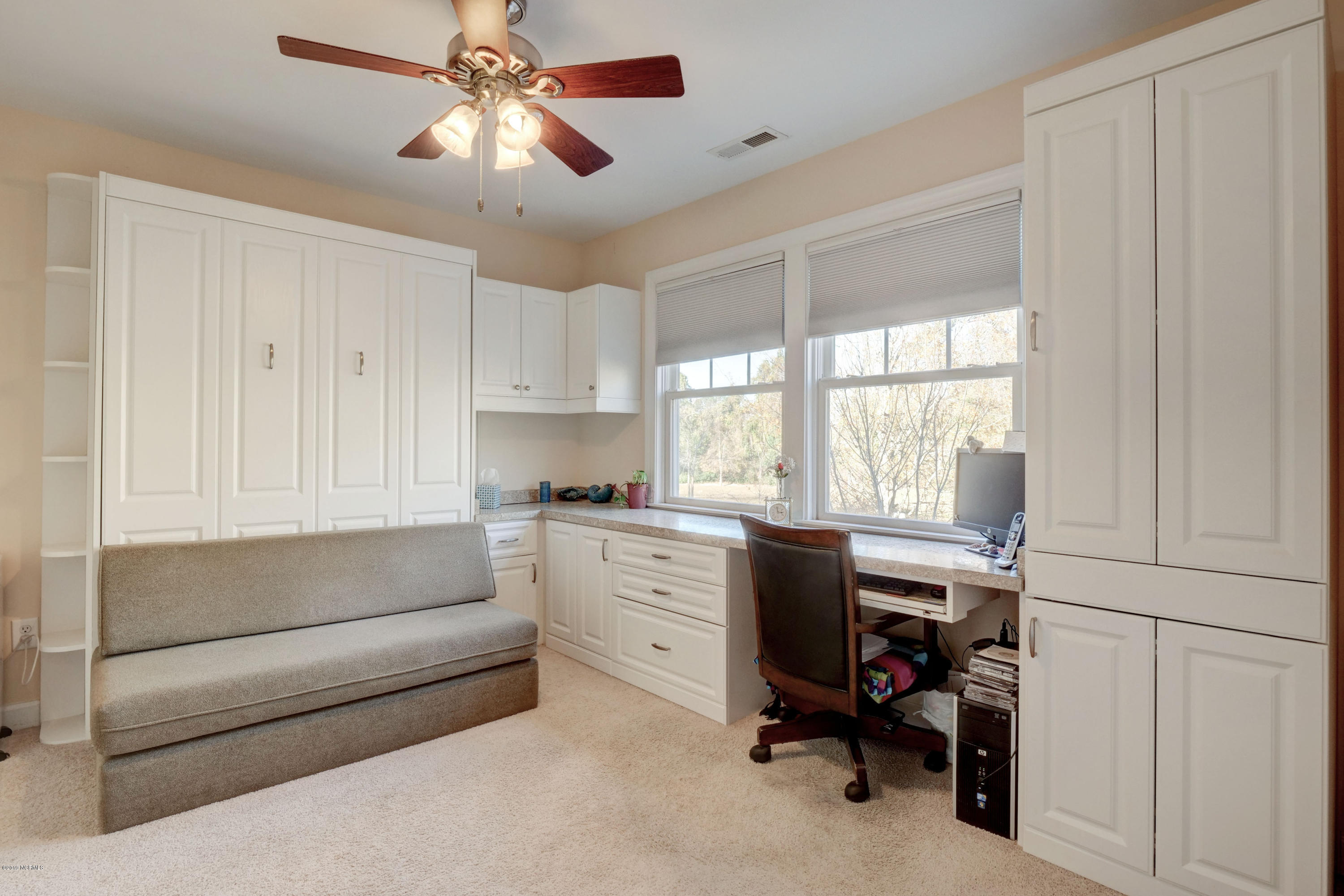 100551569 | Photo 25