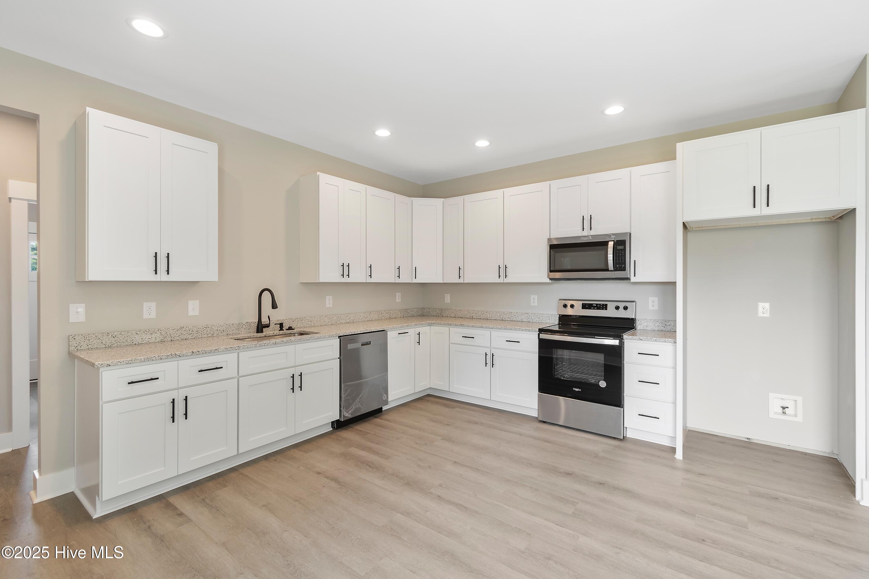 100544478 | Photo 21