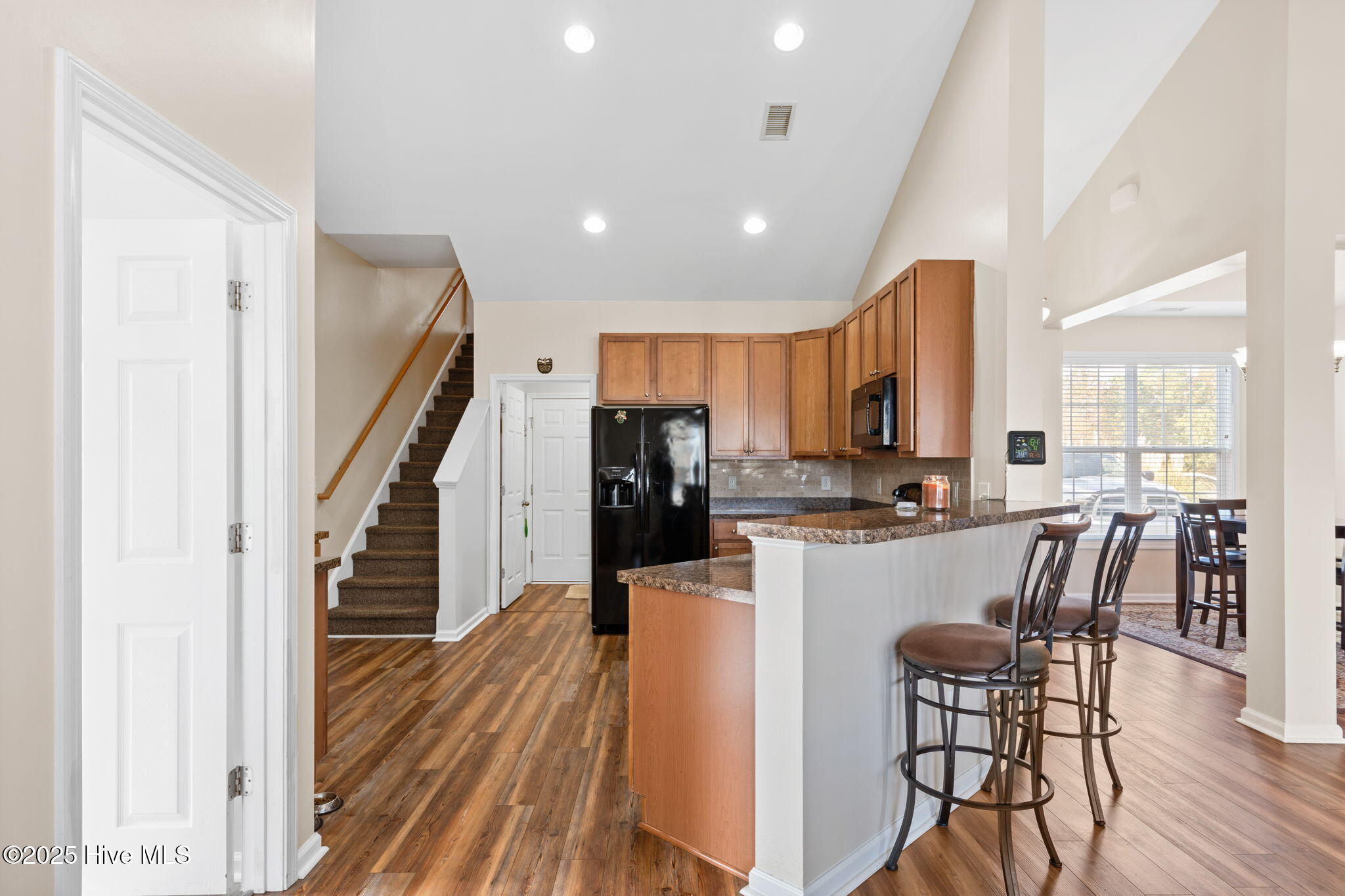 100540486 | Photo 14