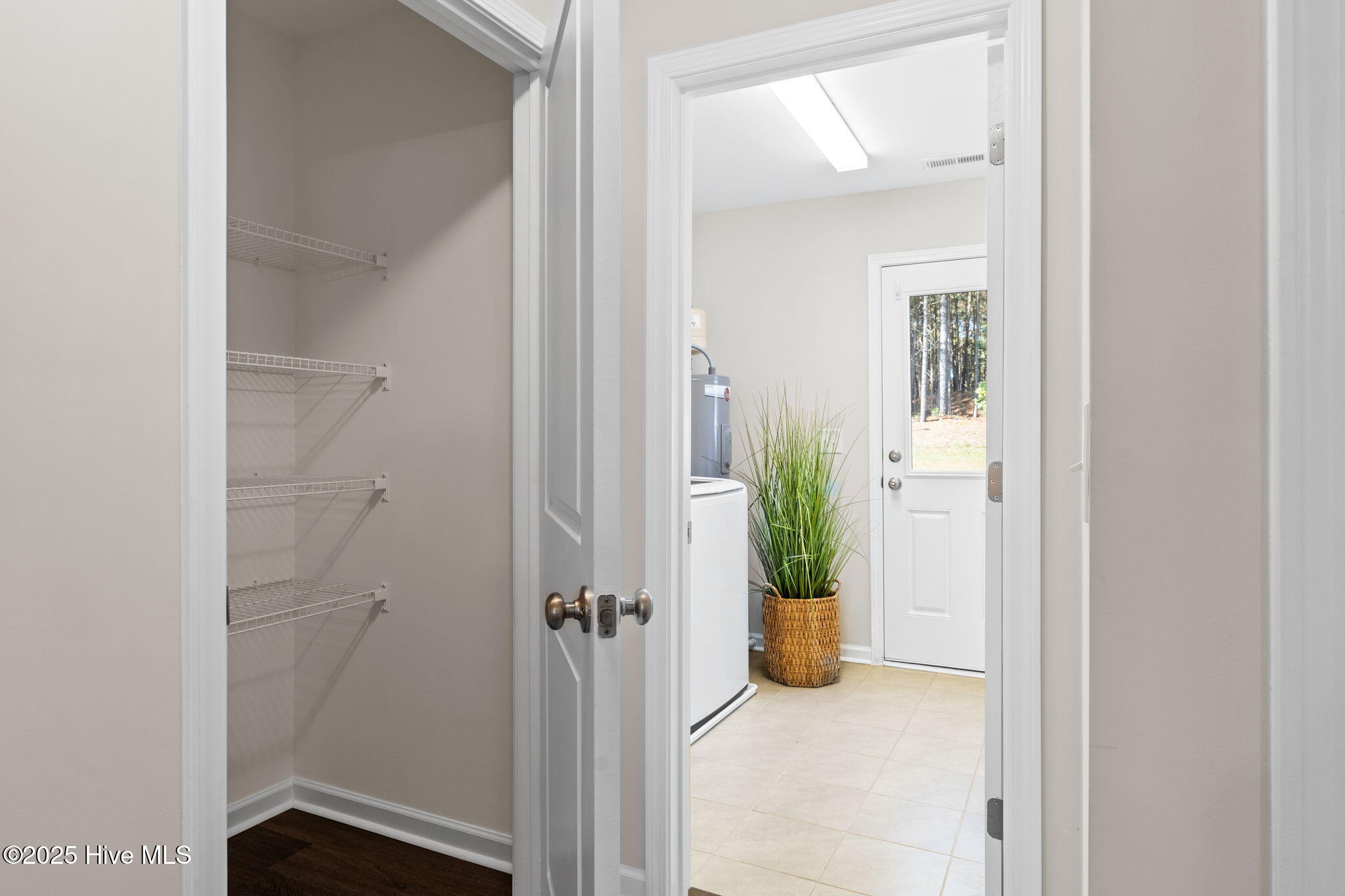 100549015 | Photo 25