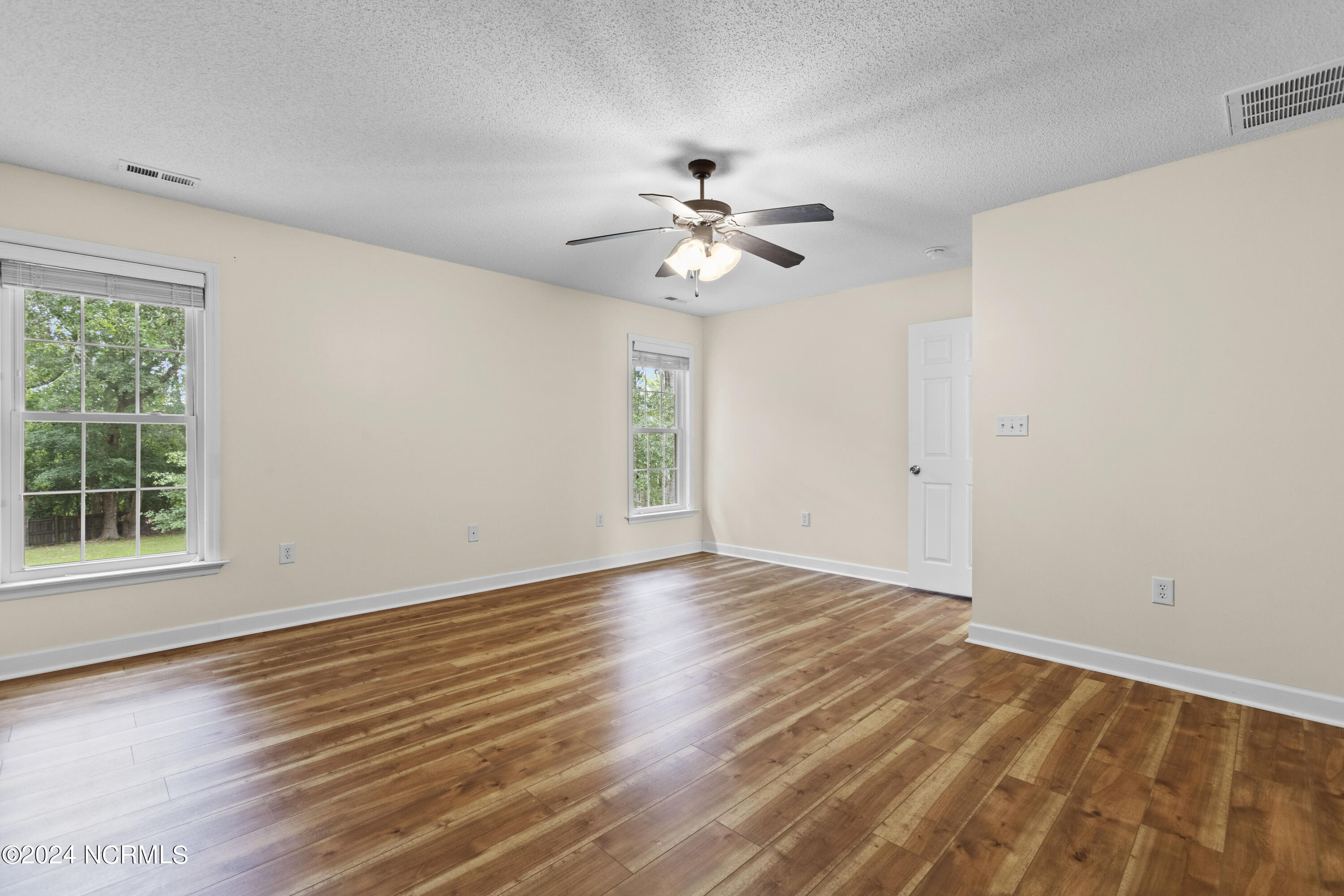 100529706 | Photo 20