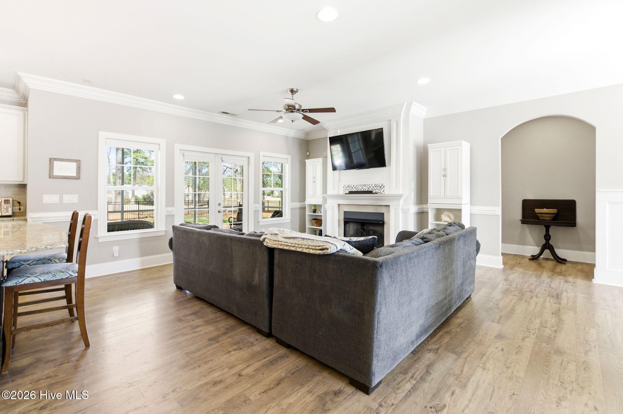 100564498 | Photo 11