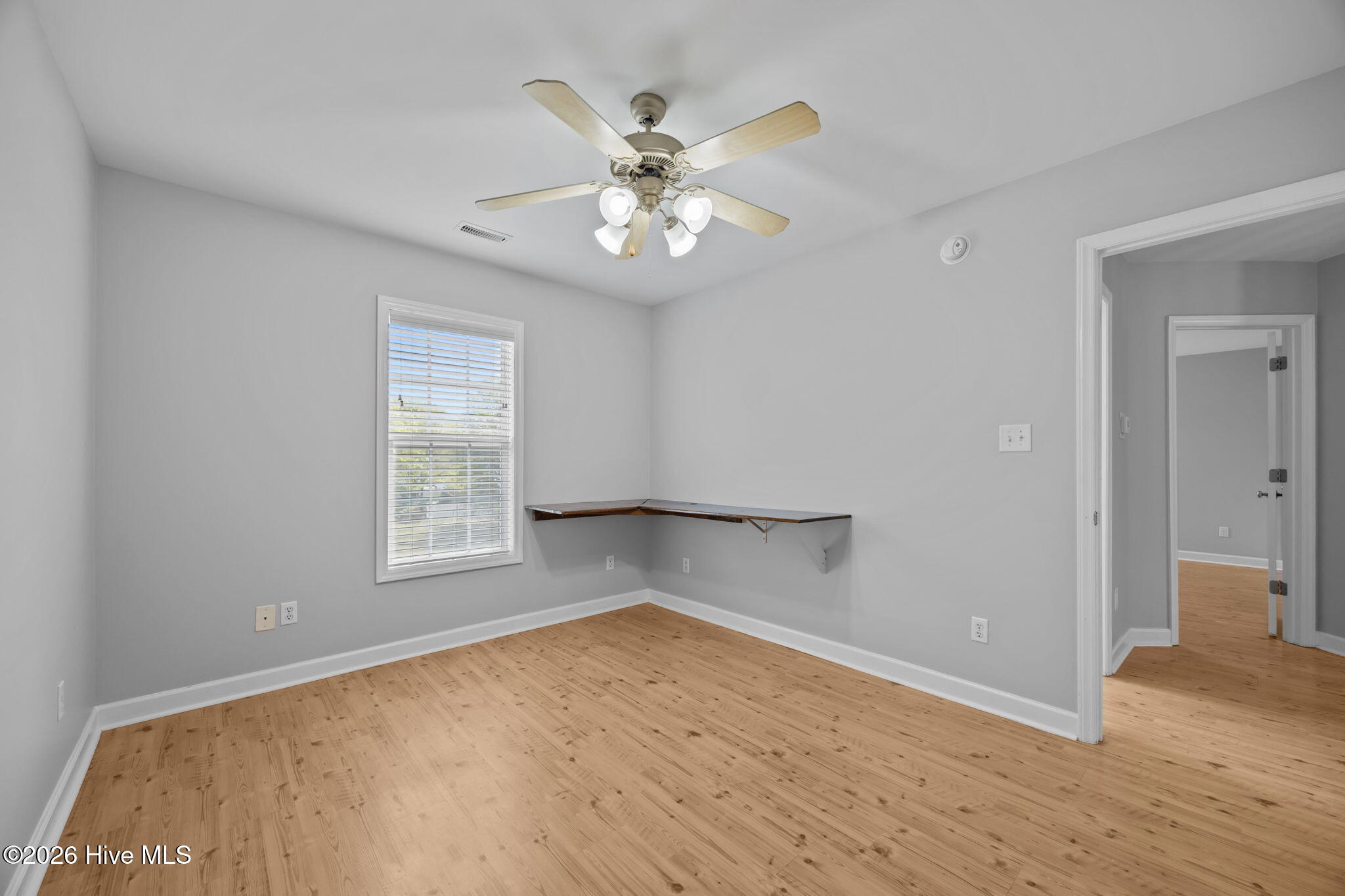 100565984 | Photo 22