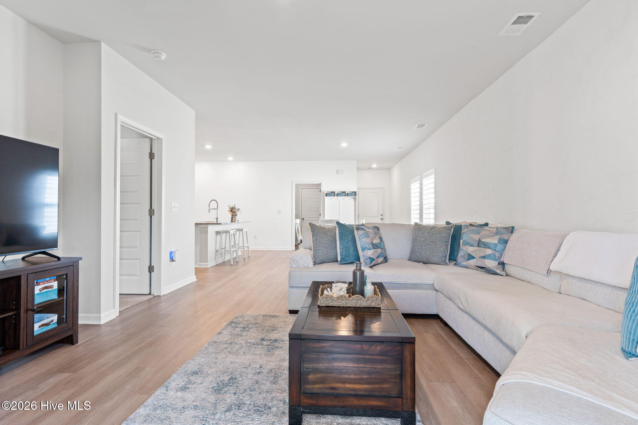 100553645 | Photo 12