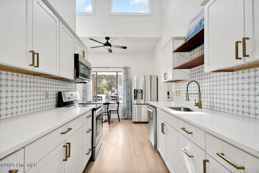 100570405 | Photo 30