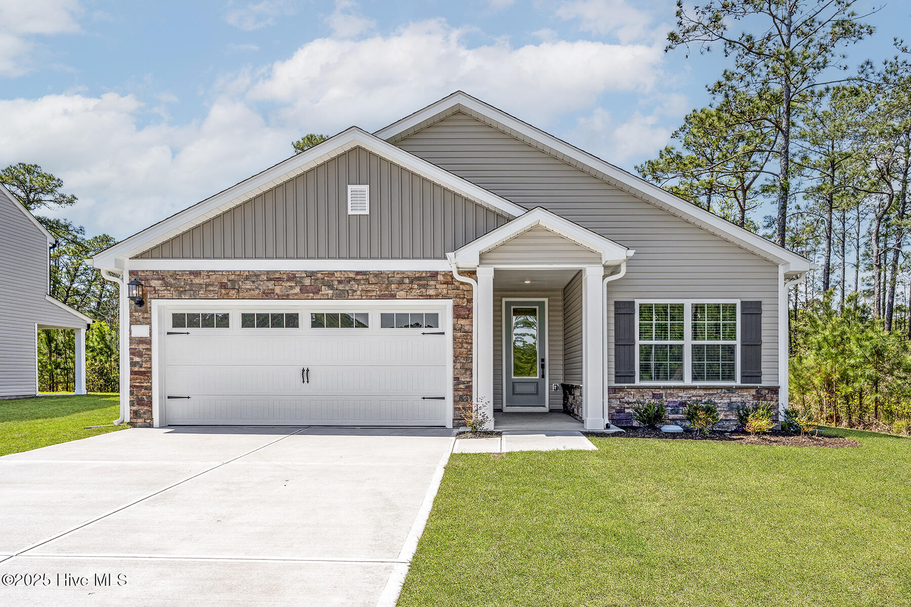 Property at 103 Umbrella Palm Dr Drive