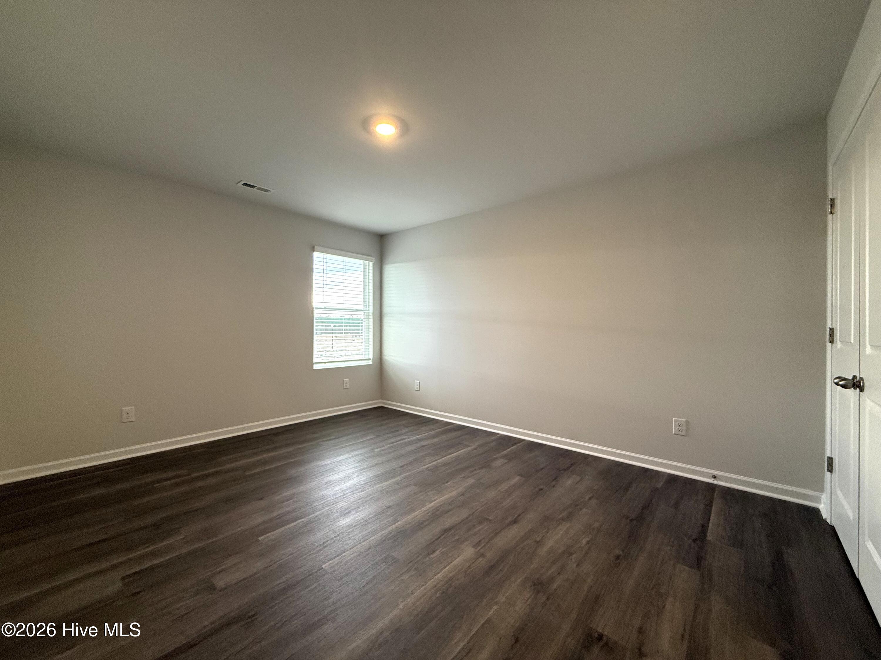 100525902 | Photo 23