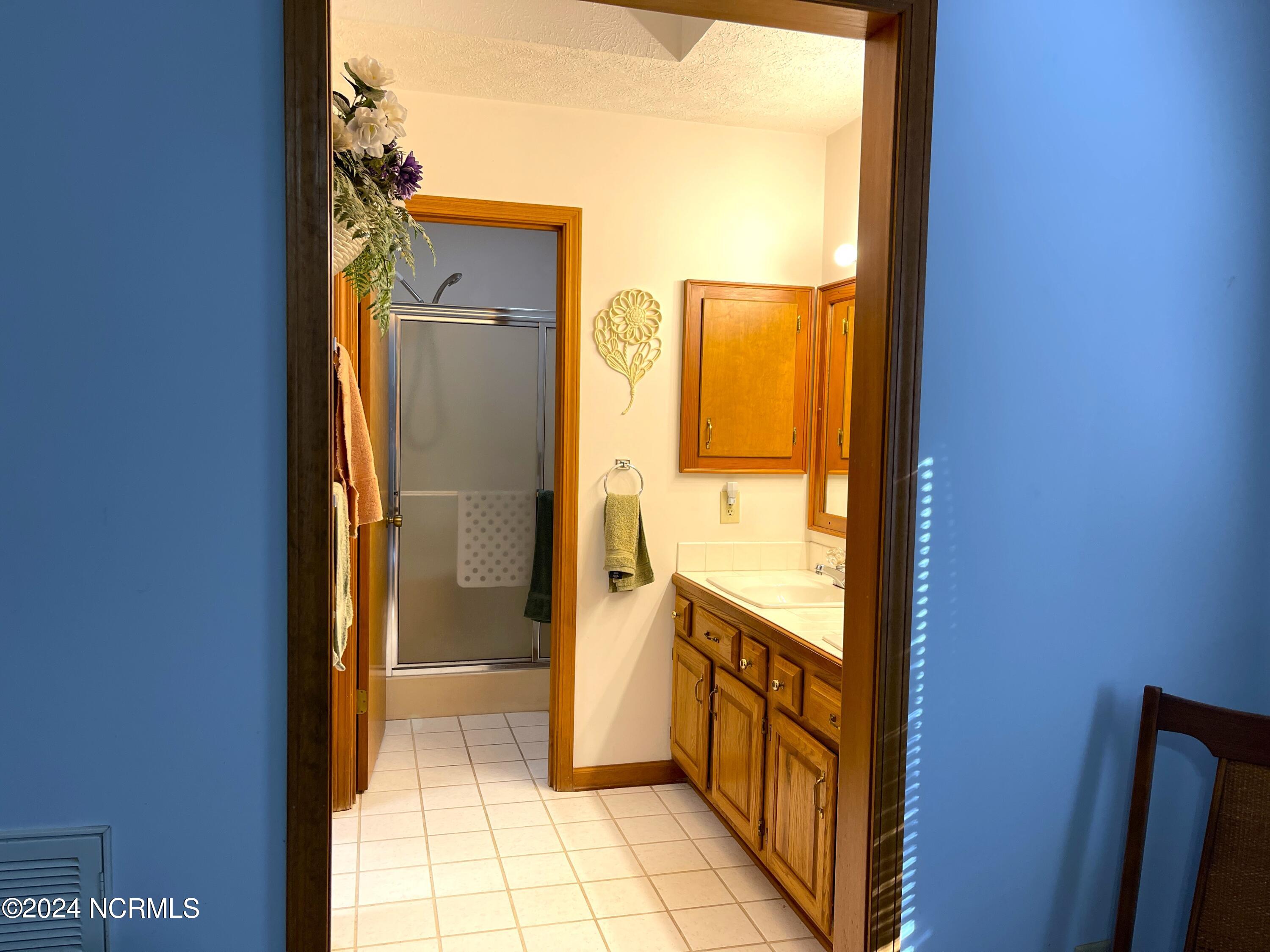 100425965 | Photo 17