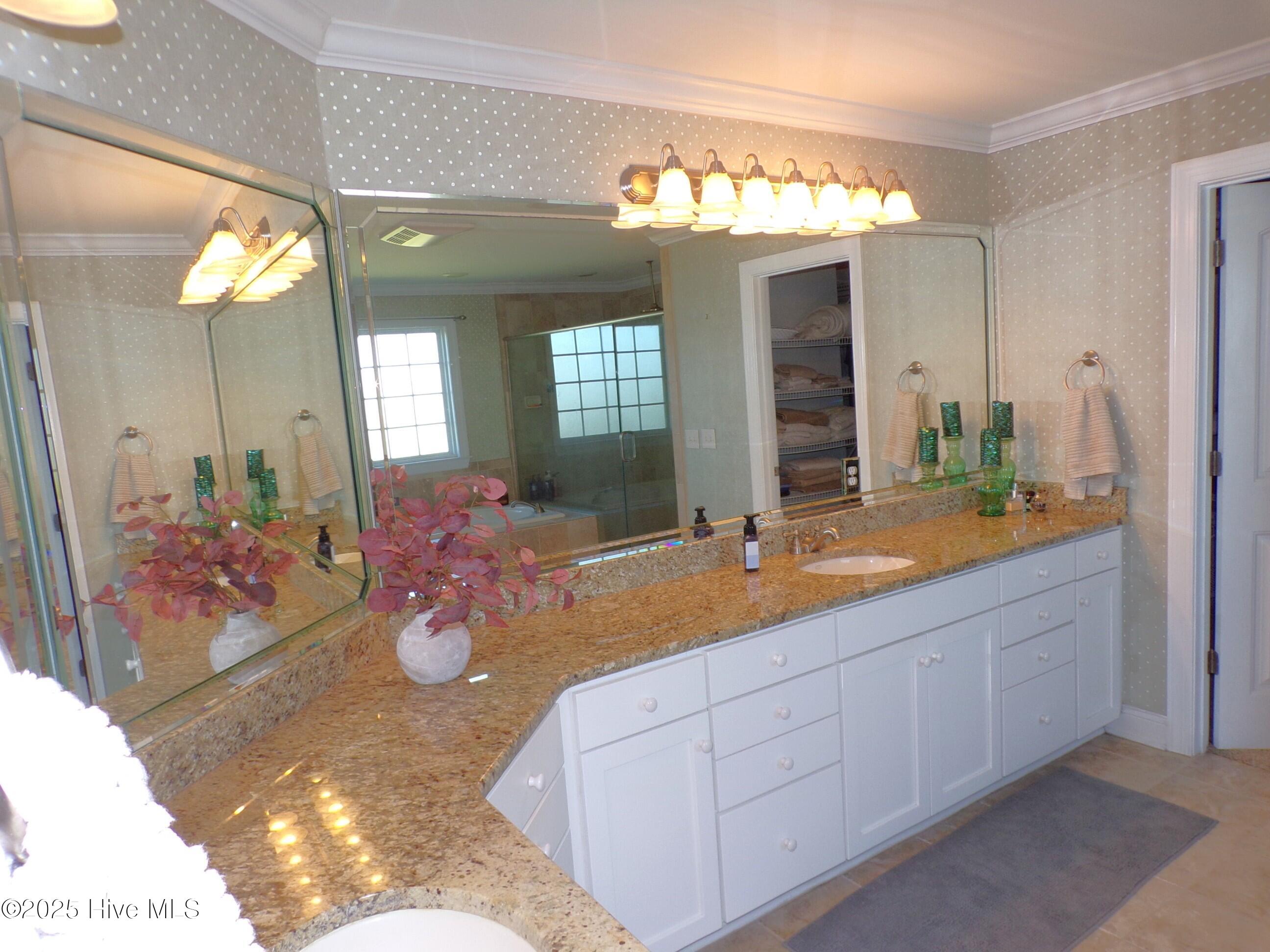 100540211 | Photo 13