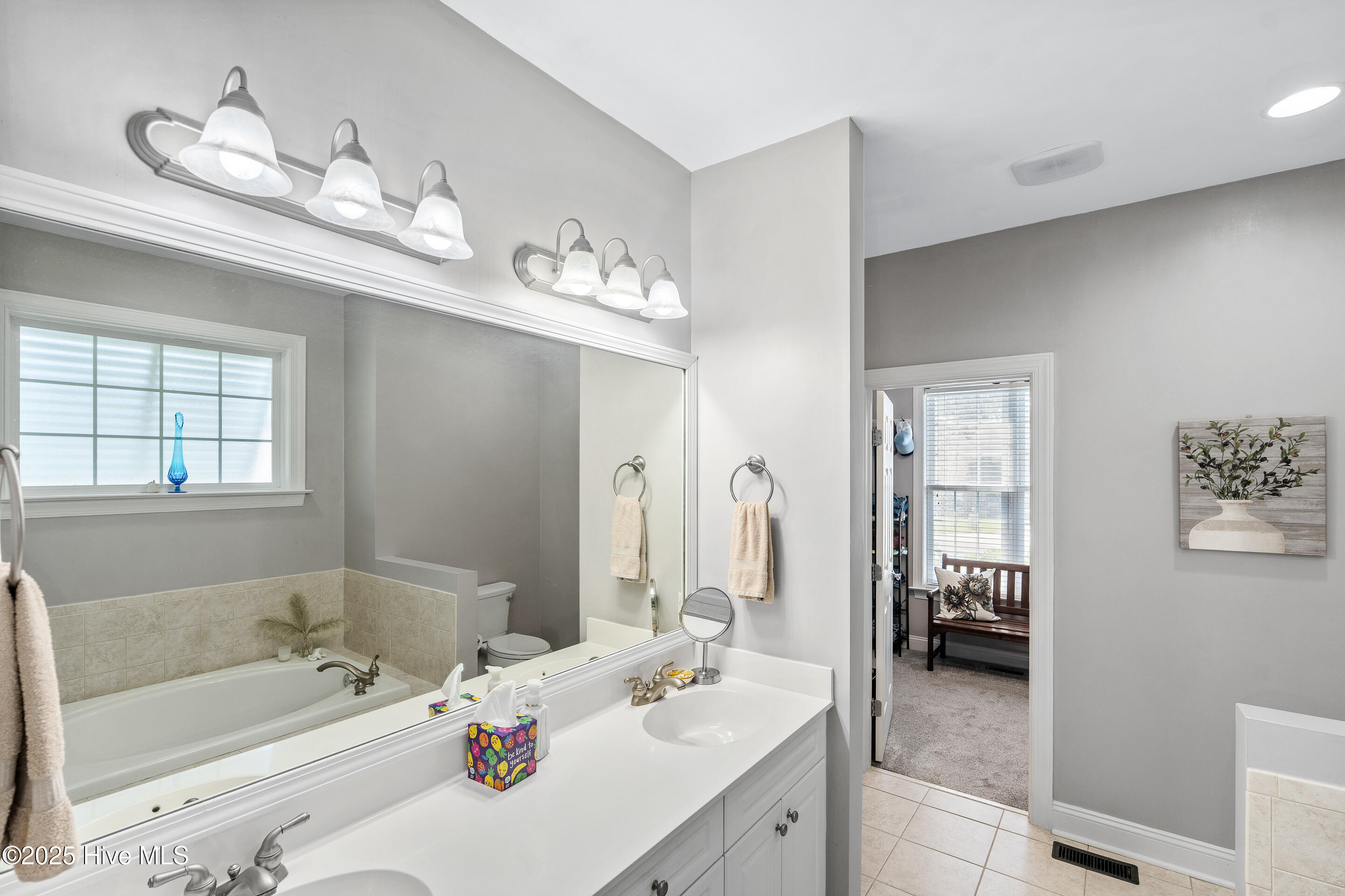 100528274 | Photo 27