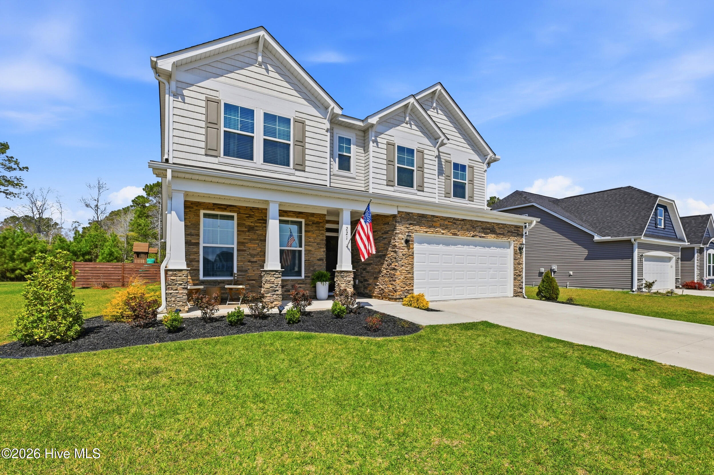 100562892 | Photo 44