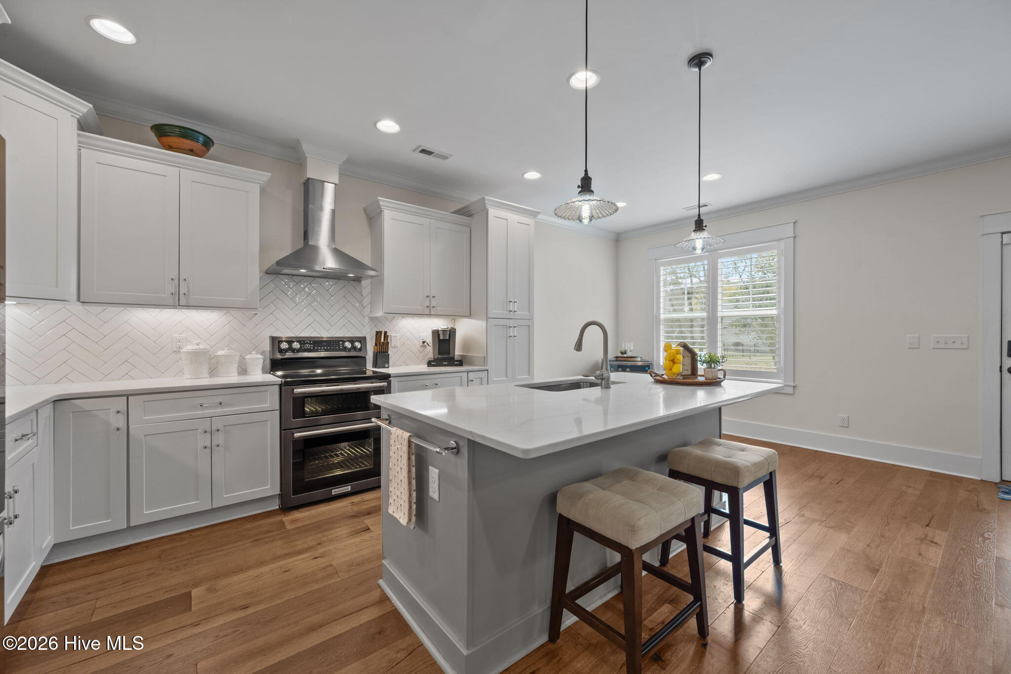 100562487 | Photo 14