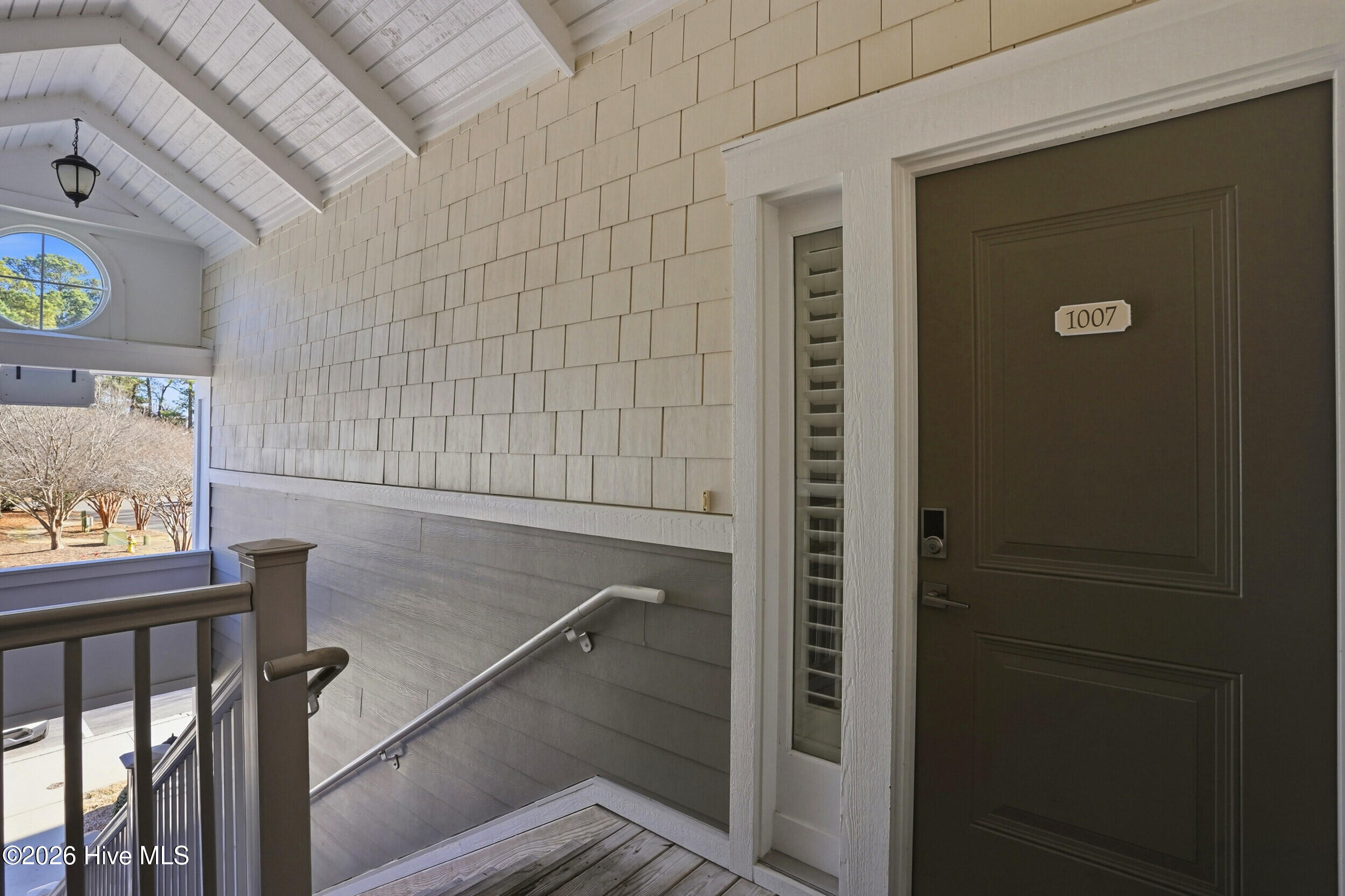 100551957 | Photo 37