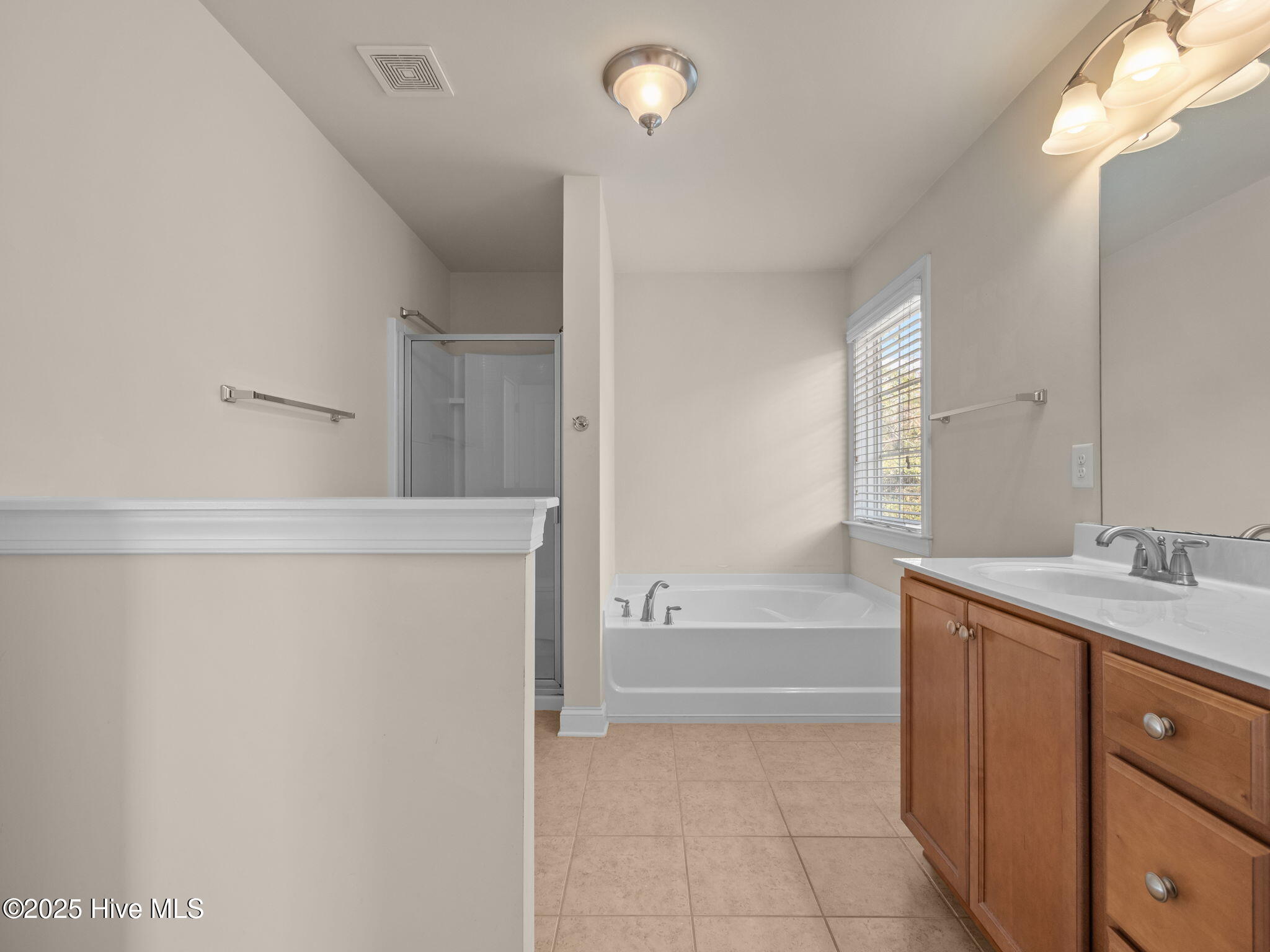 100545403 | Photo 24