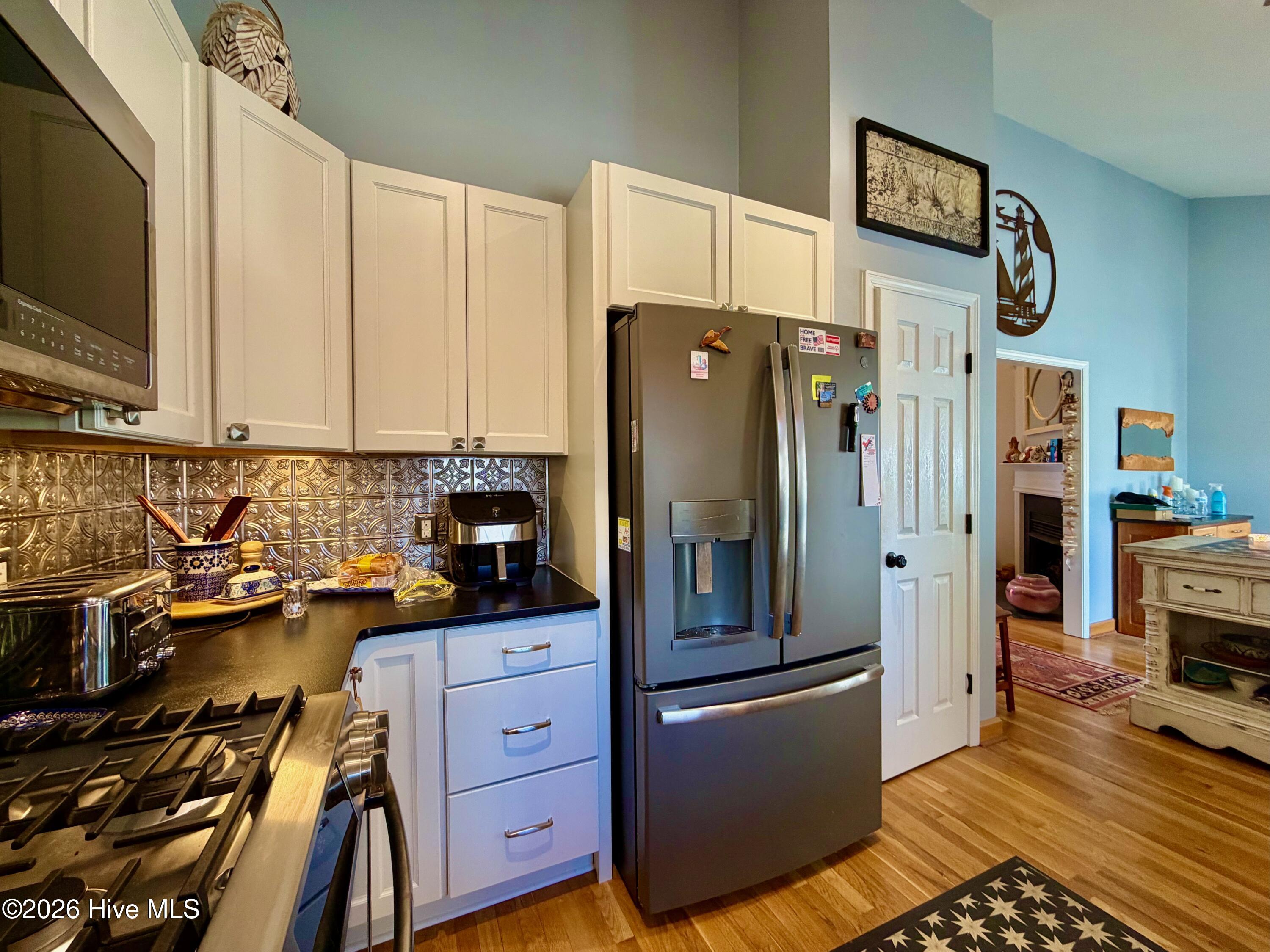 100553297 | Photo 16