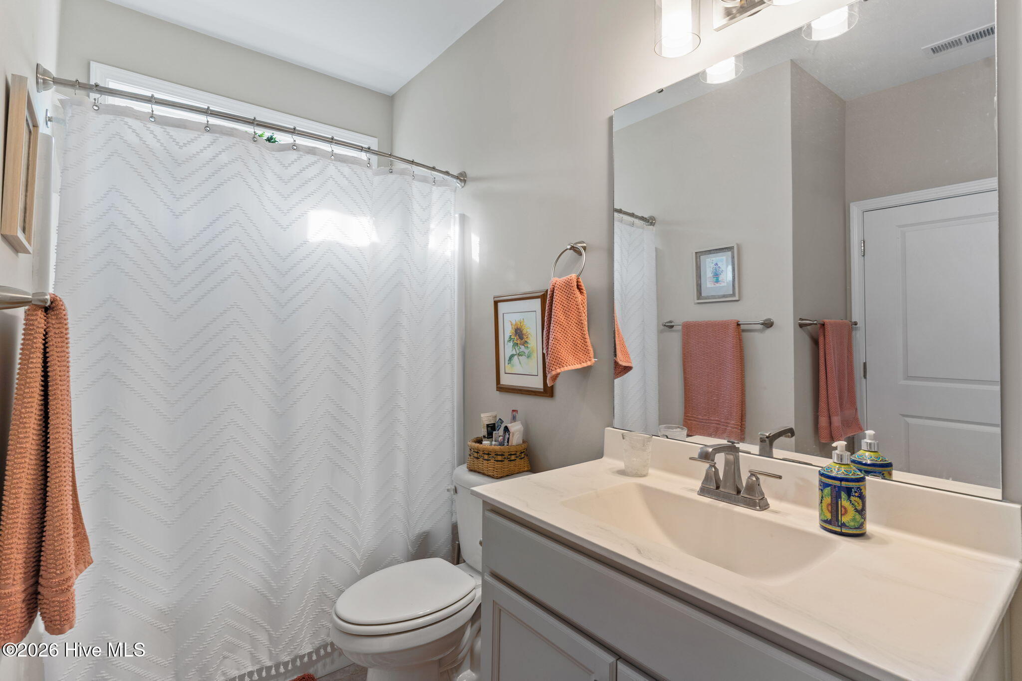 100559124 | Photo 35