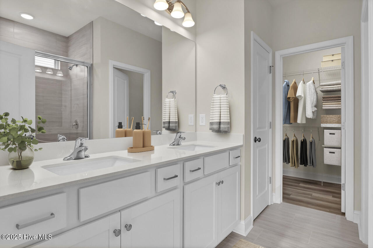 100543344 | Photo 14