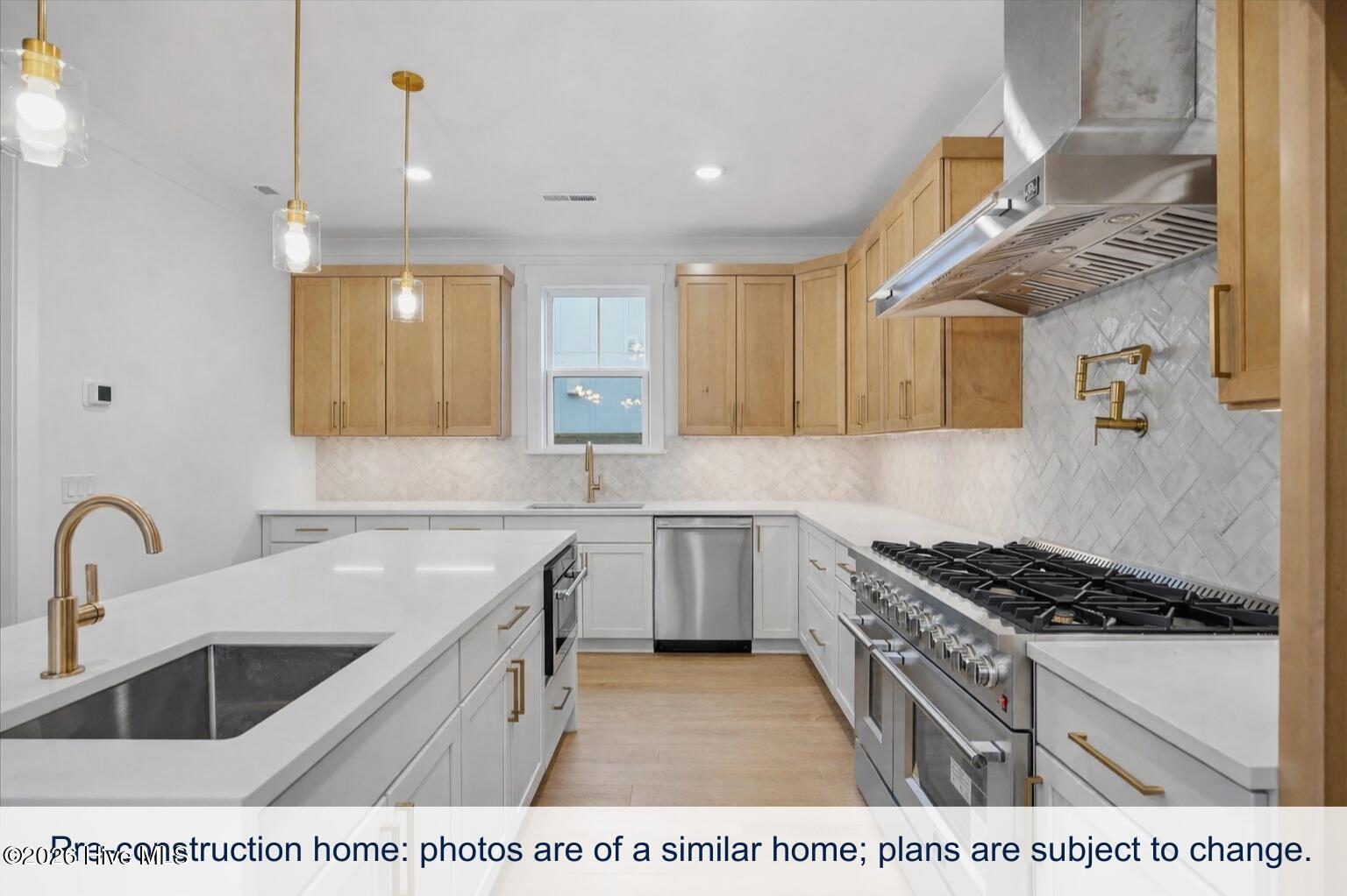 100567849 | Photo 17