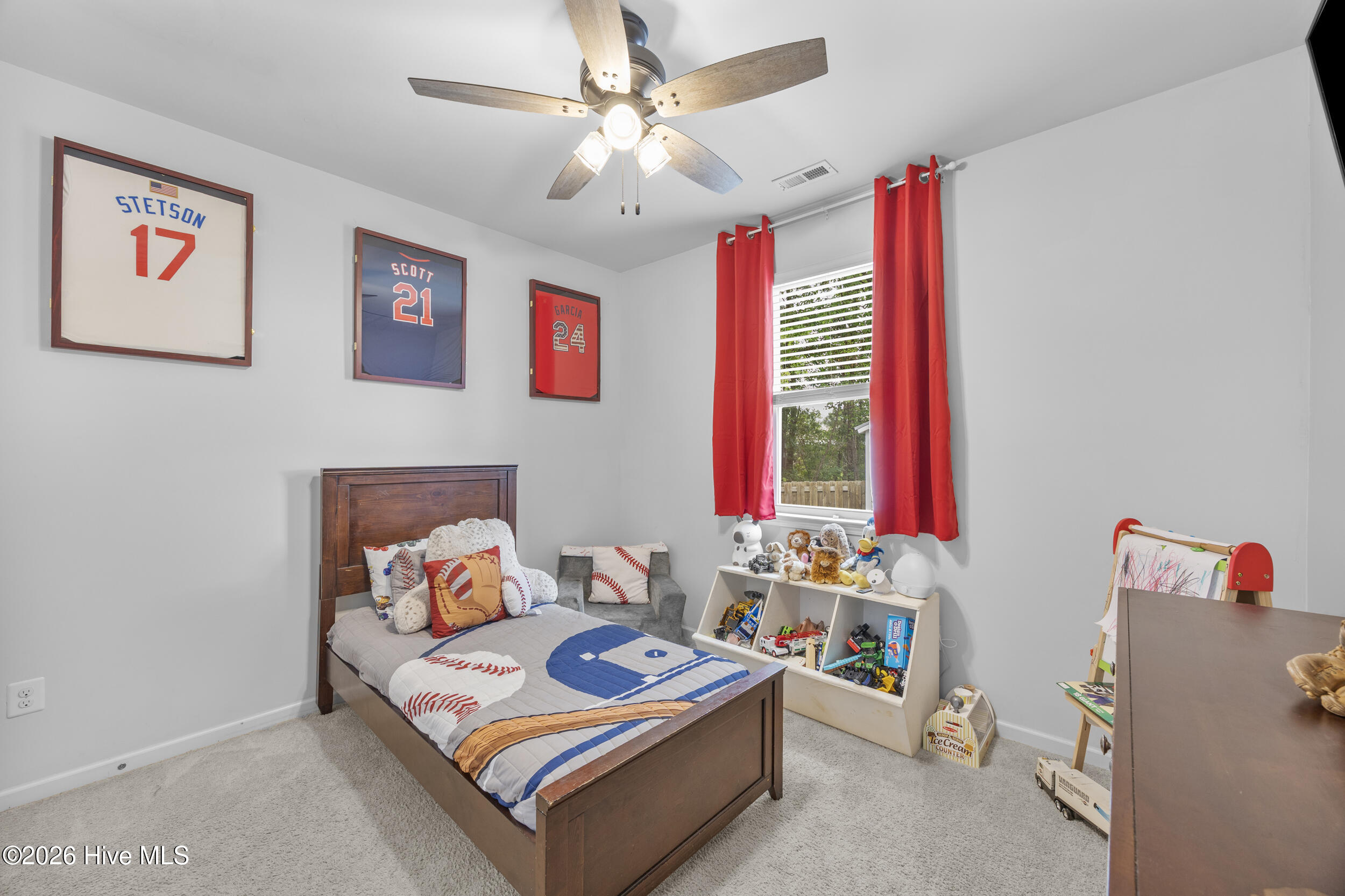 100570461 | Photo 25