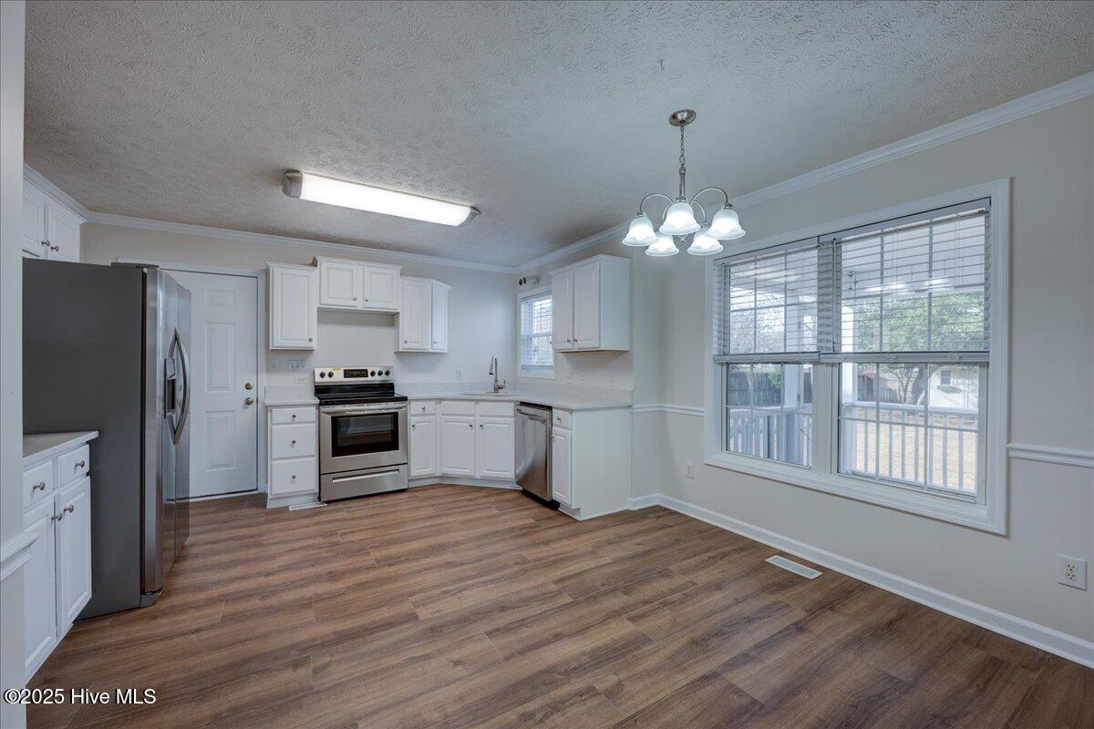 100546036 | Photo 32