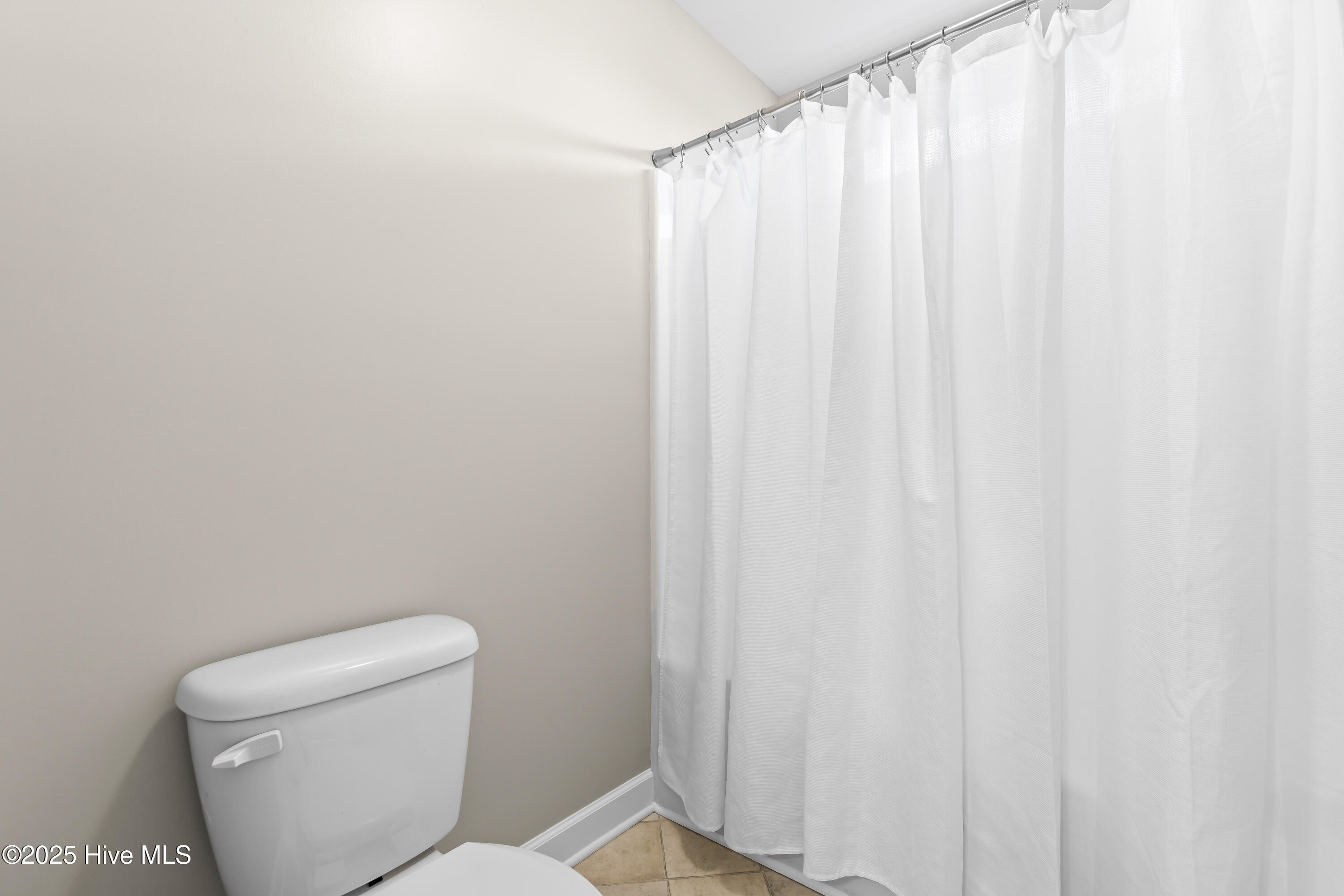 100541001 | Photo 24