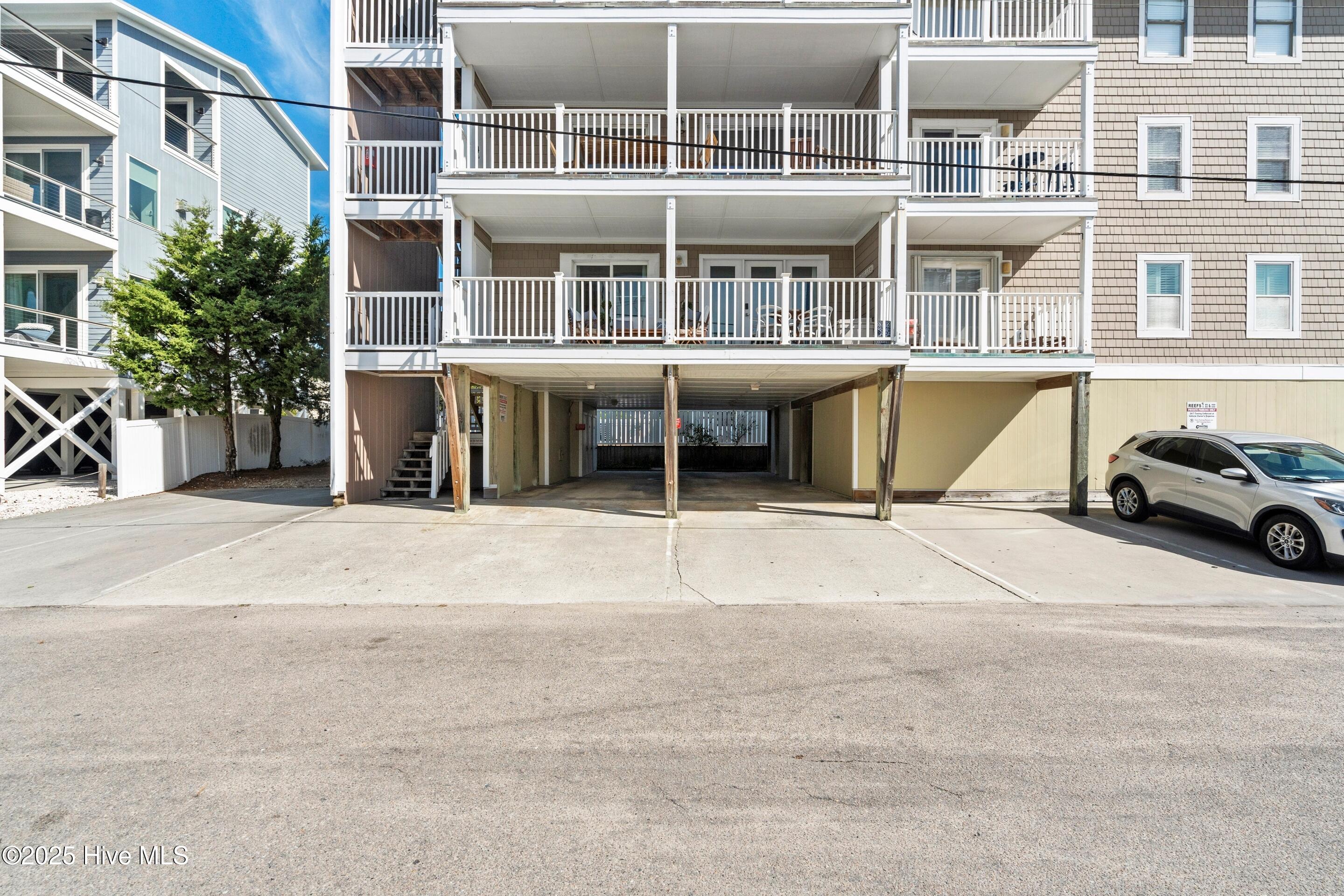 100535688 | Photo 40