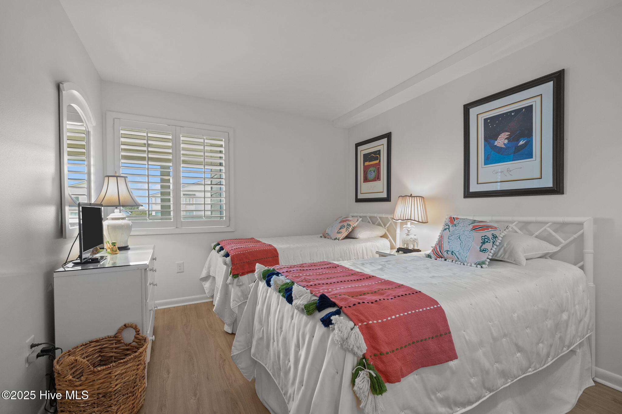 100543280 | Photo 27