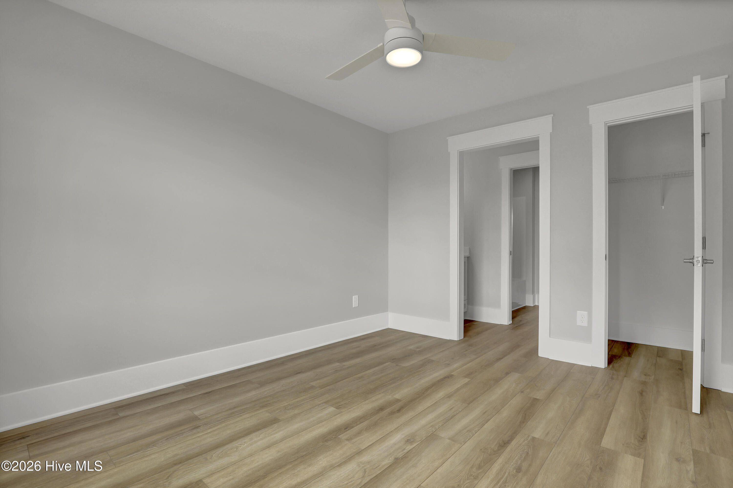 100534005 | Photo 26