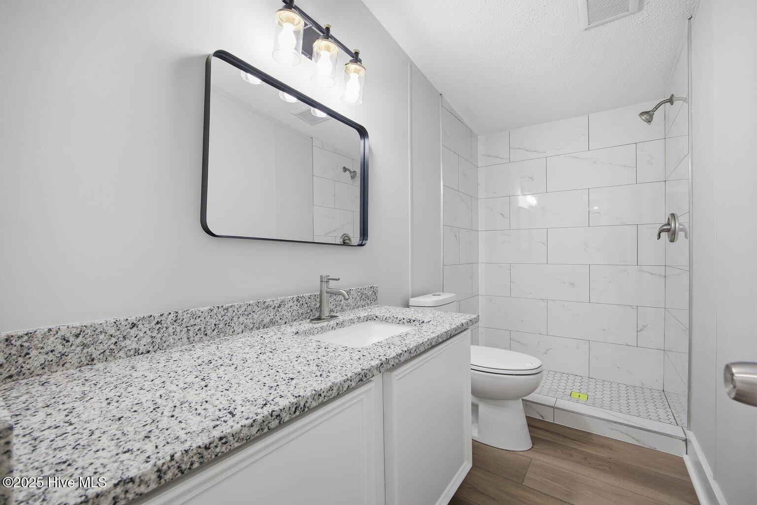 100545127 | Photo 14