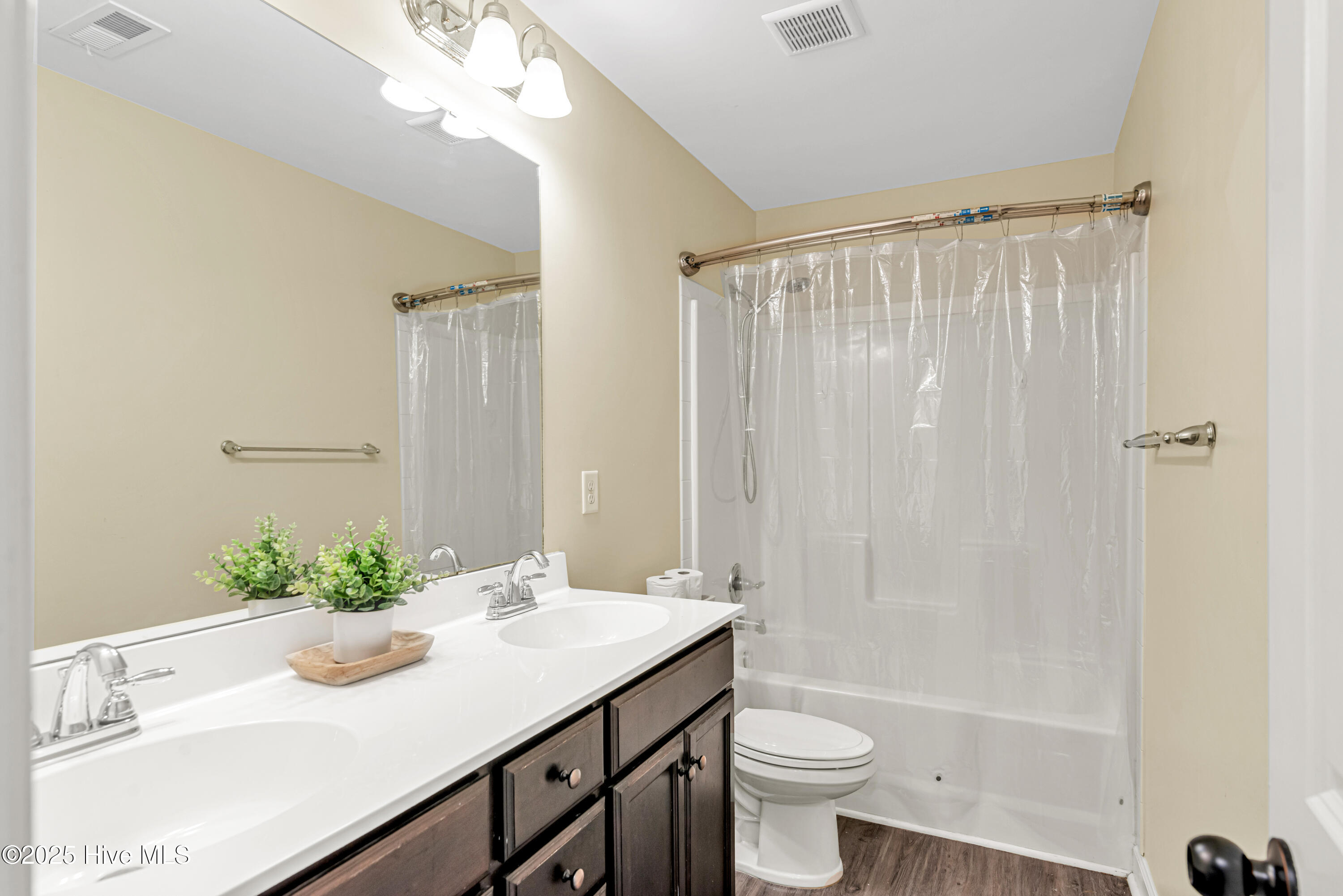 100556038 | Photo 27