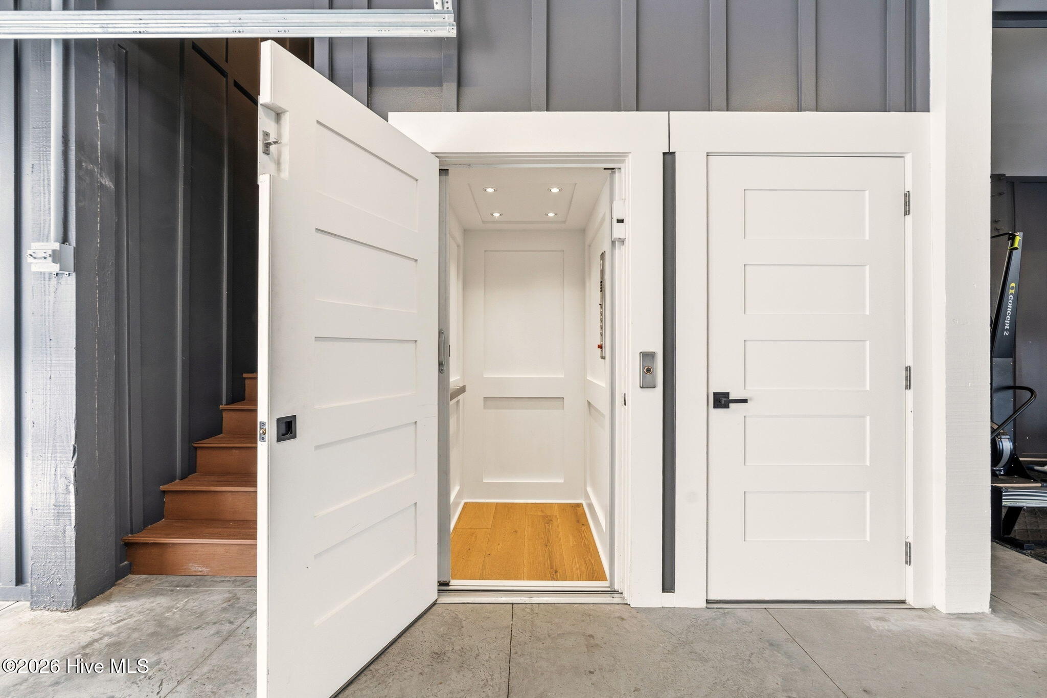 100557252 | Photo 59