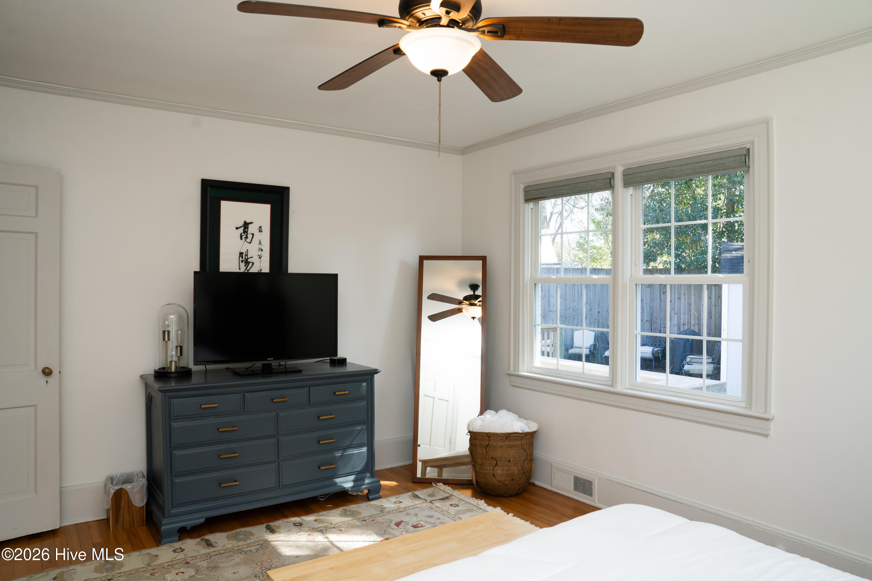 100558476 | Photo 48