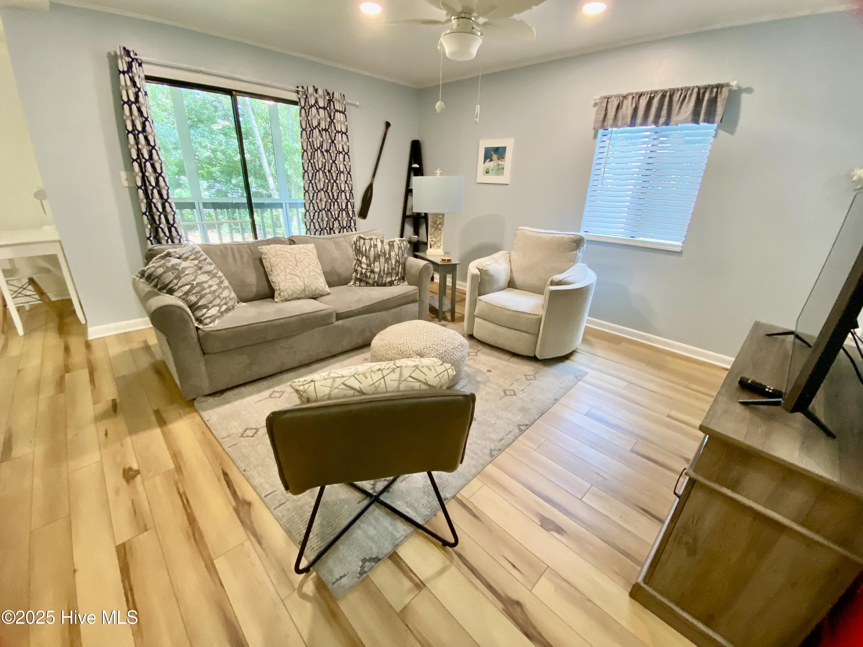 100527241 | Photo 12