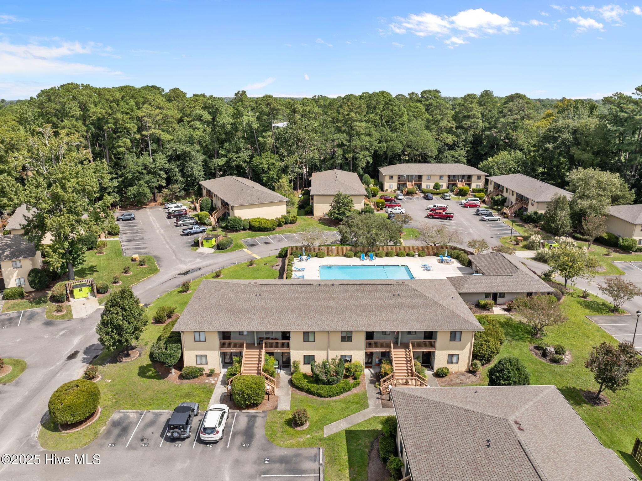 100529850 | Photo 45