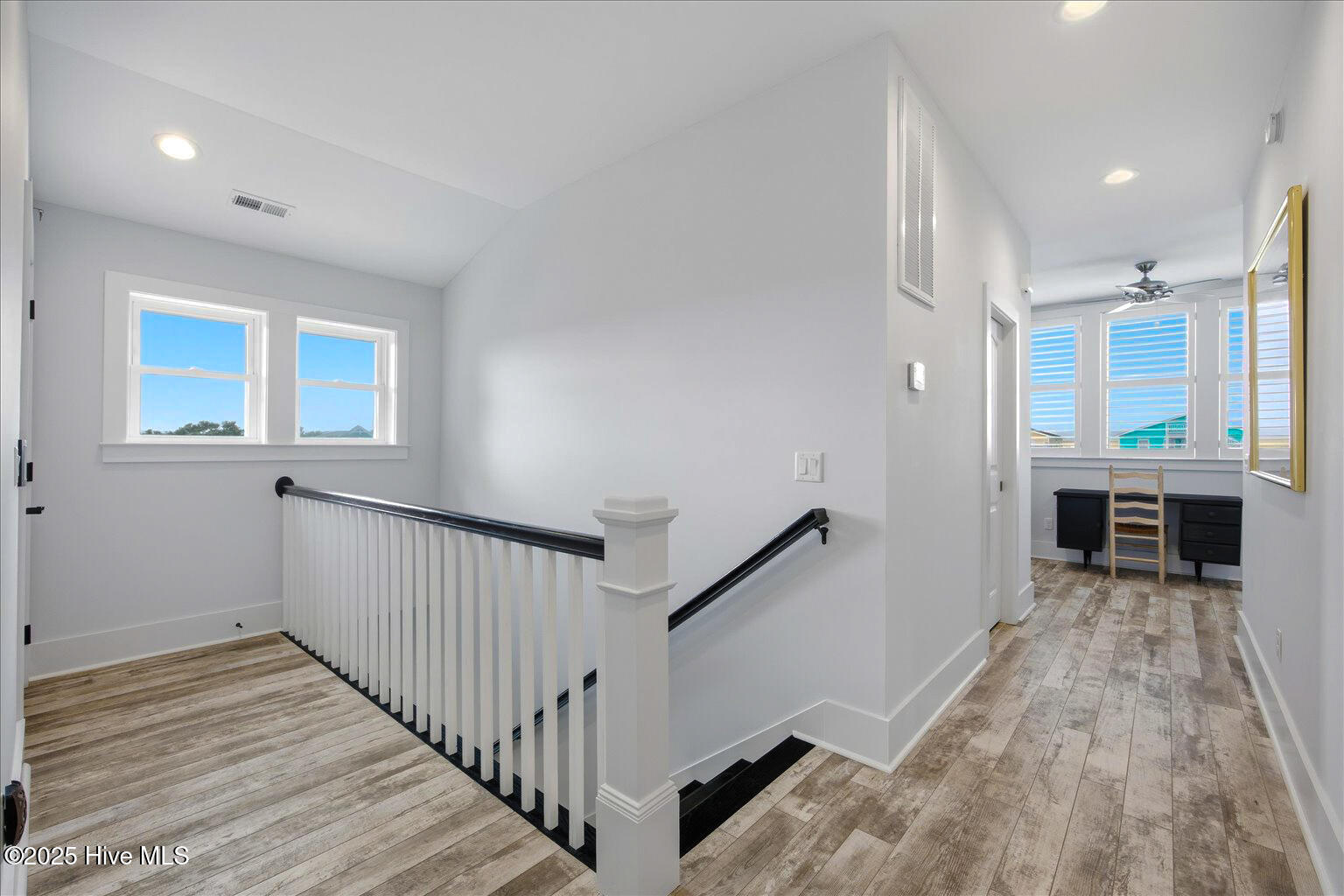 100546742 | Photo 19