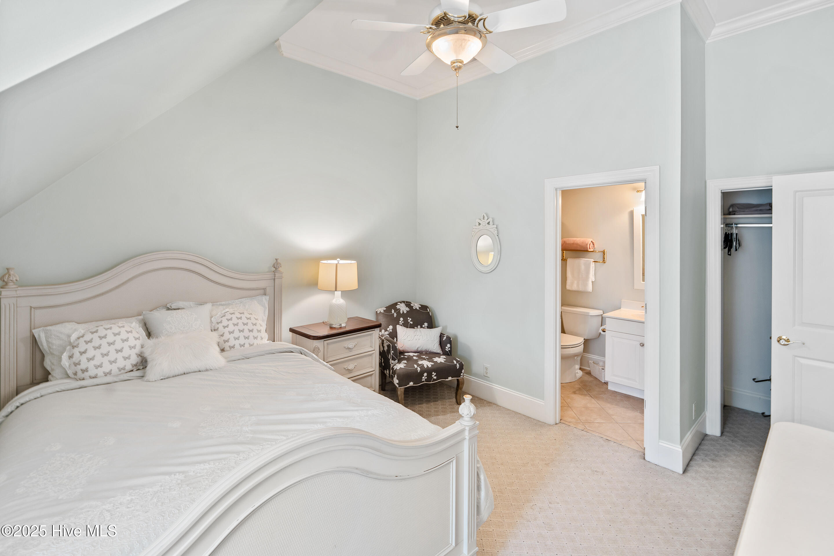 100520099 | Photo 54