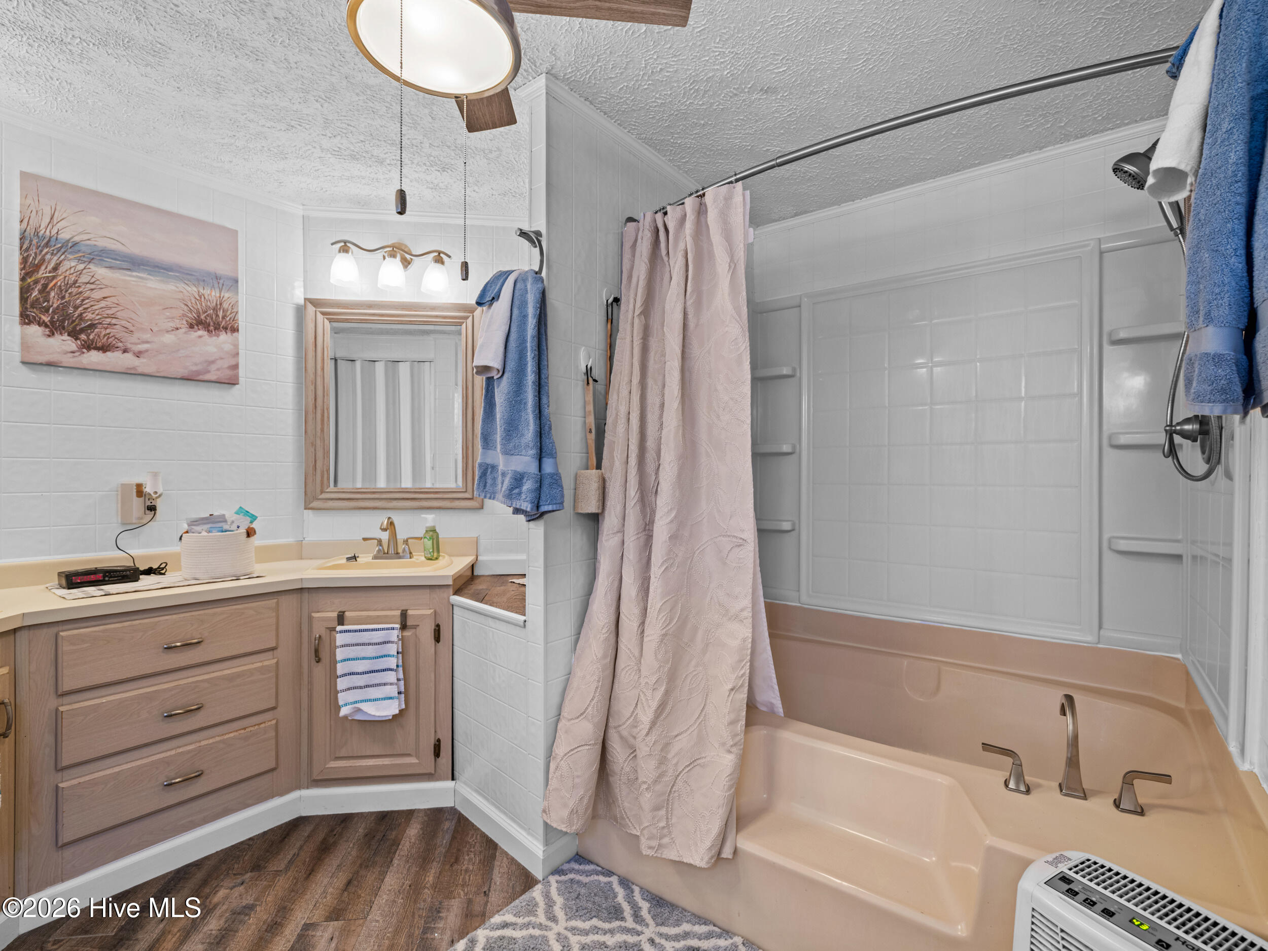 100556387 | Photo 34