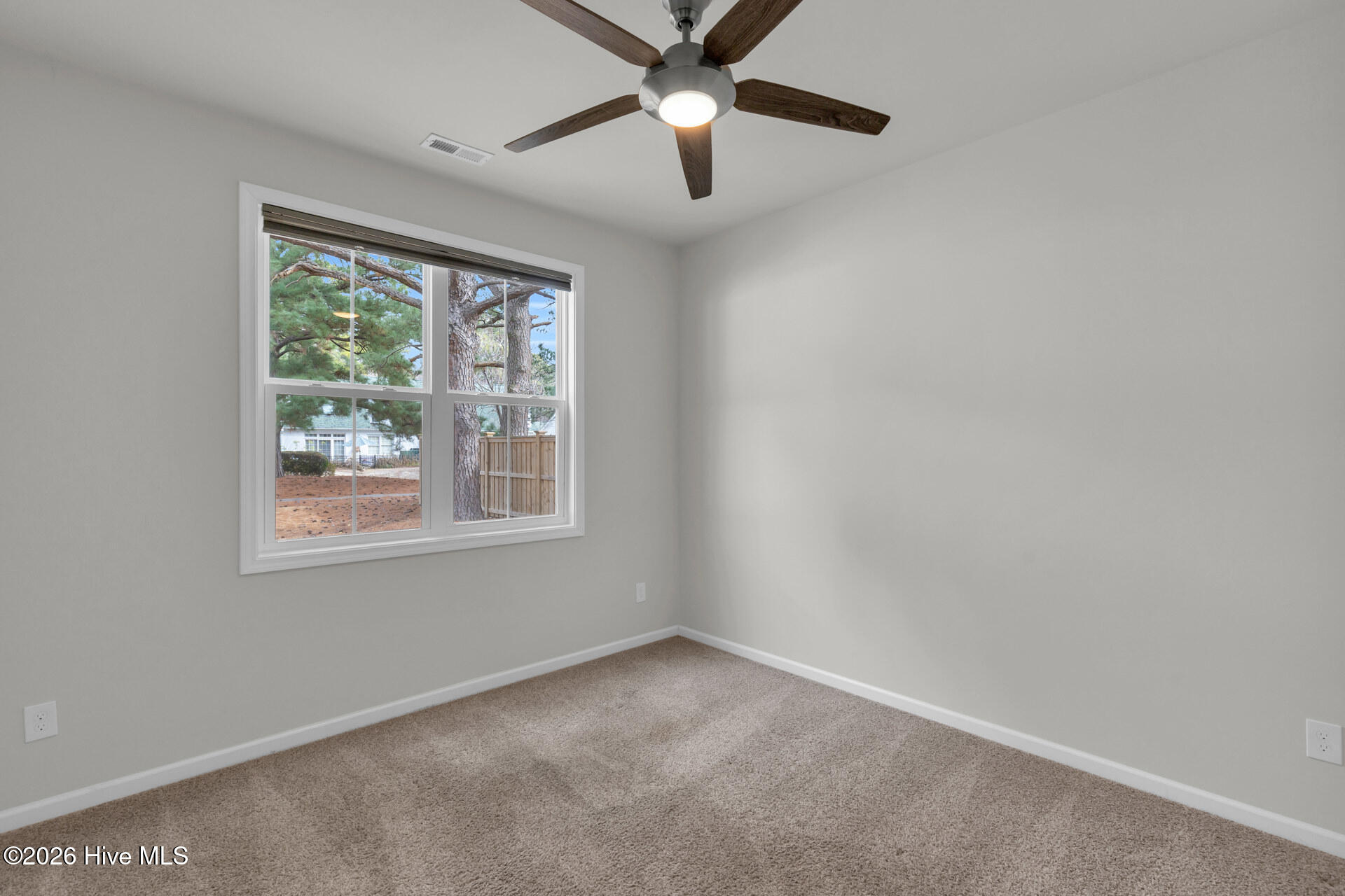 100549355 | Photo 28