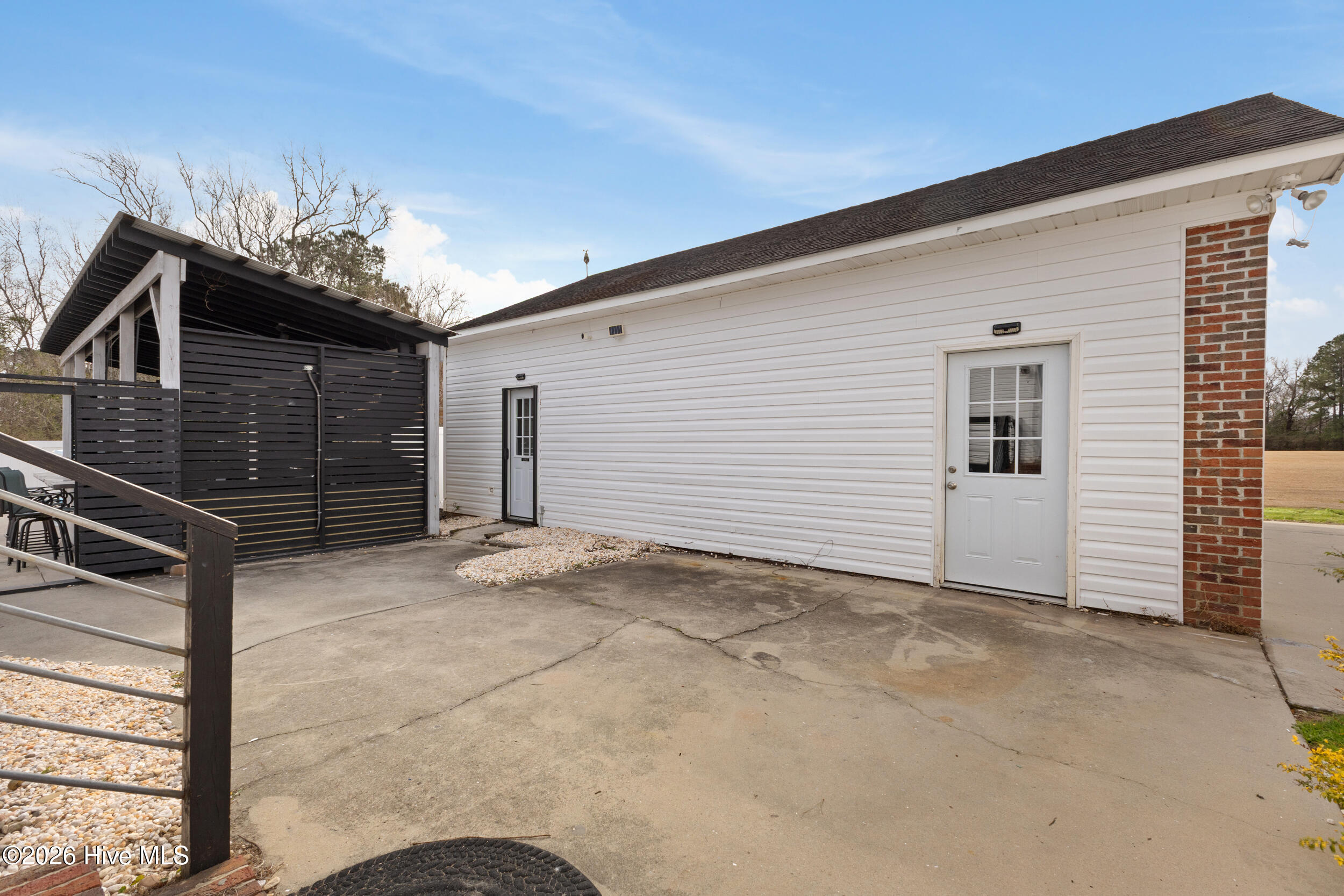 100552427 | Photo 43