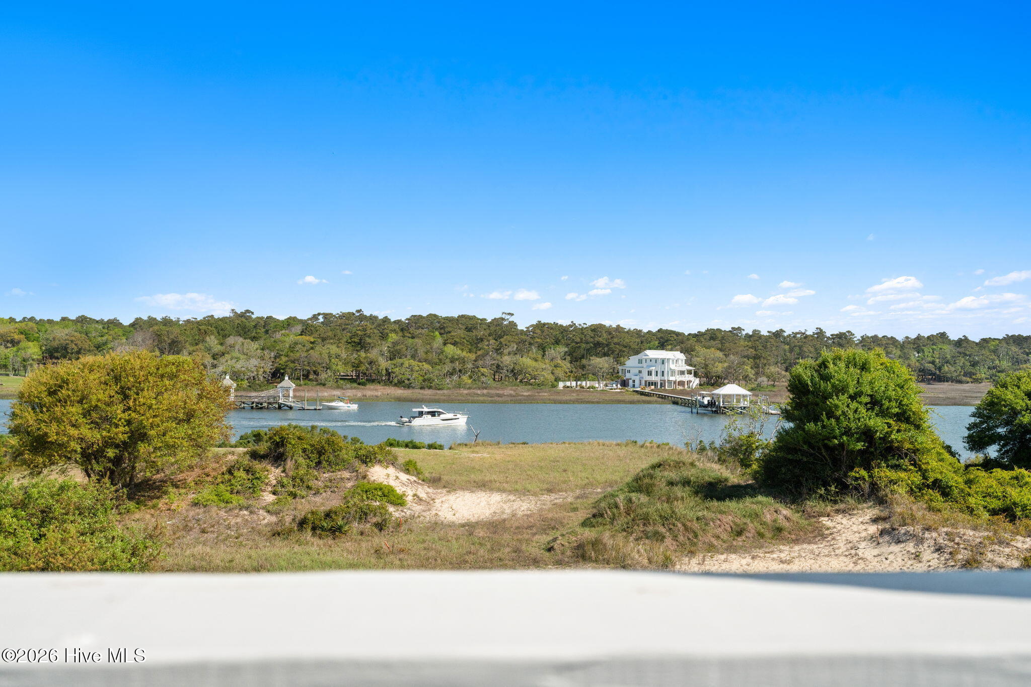 100561673 | Photo 48