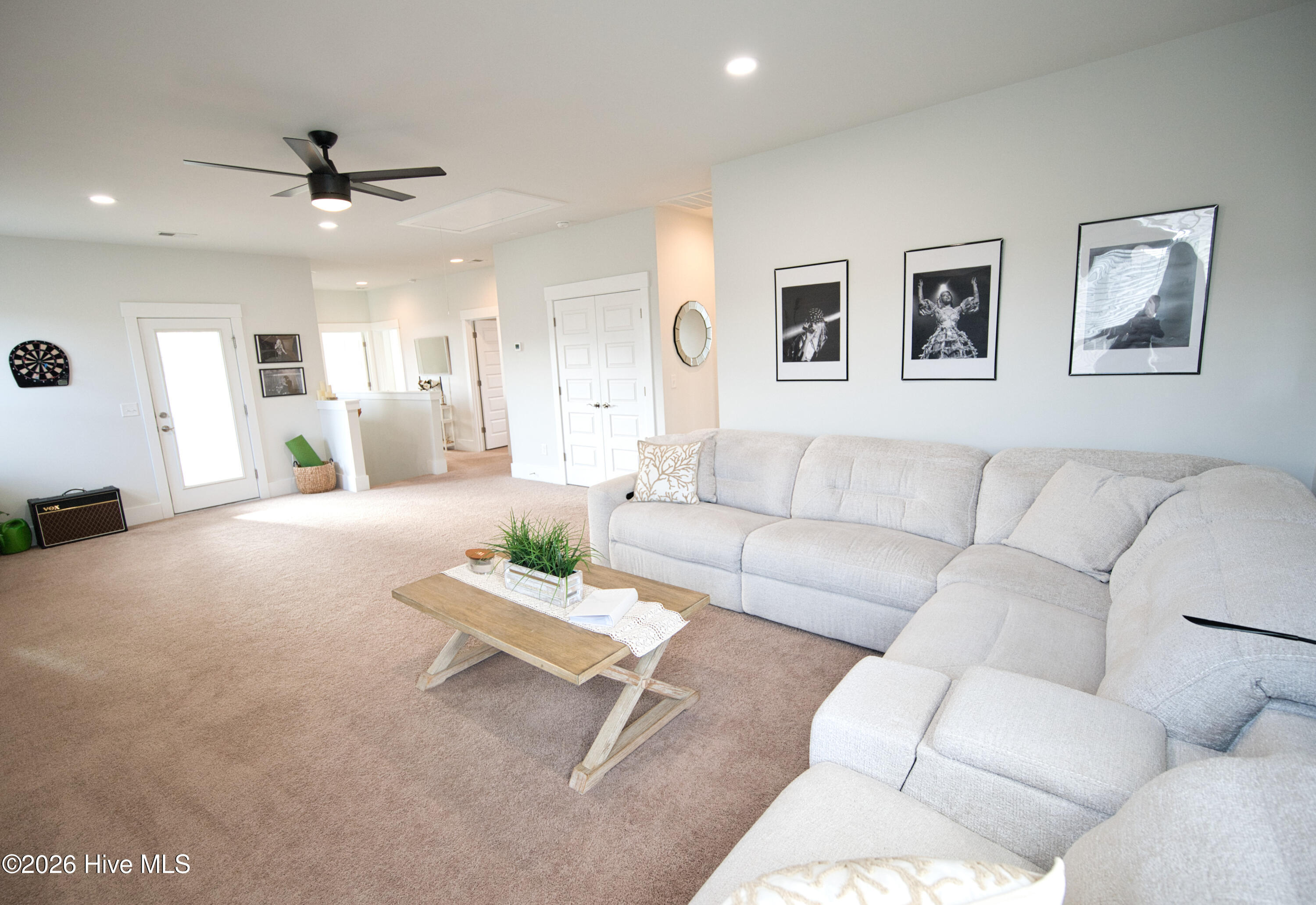 100551337 | Photo 48