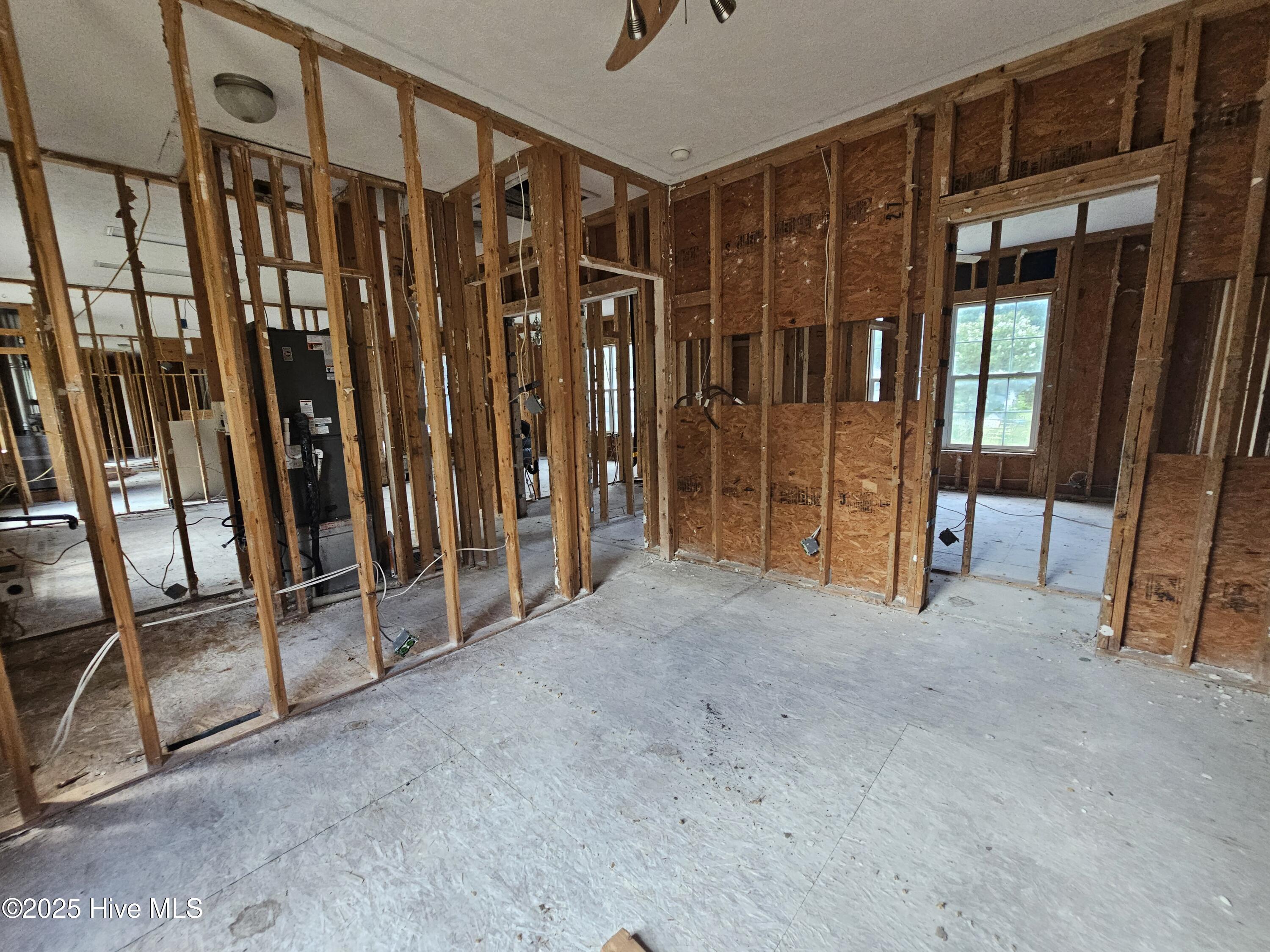 100521326 | Photo 14