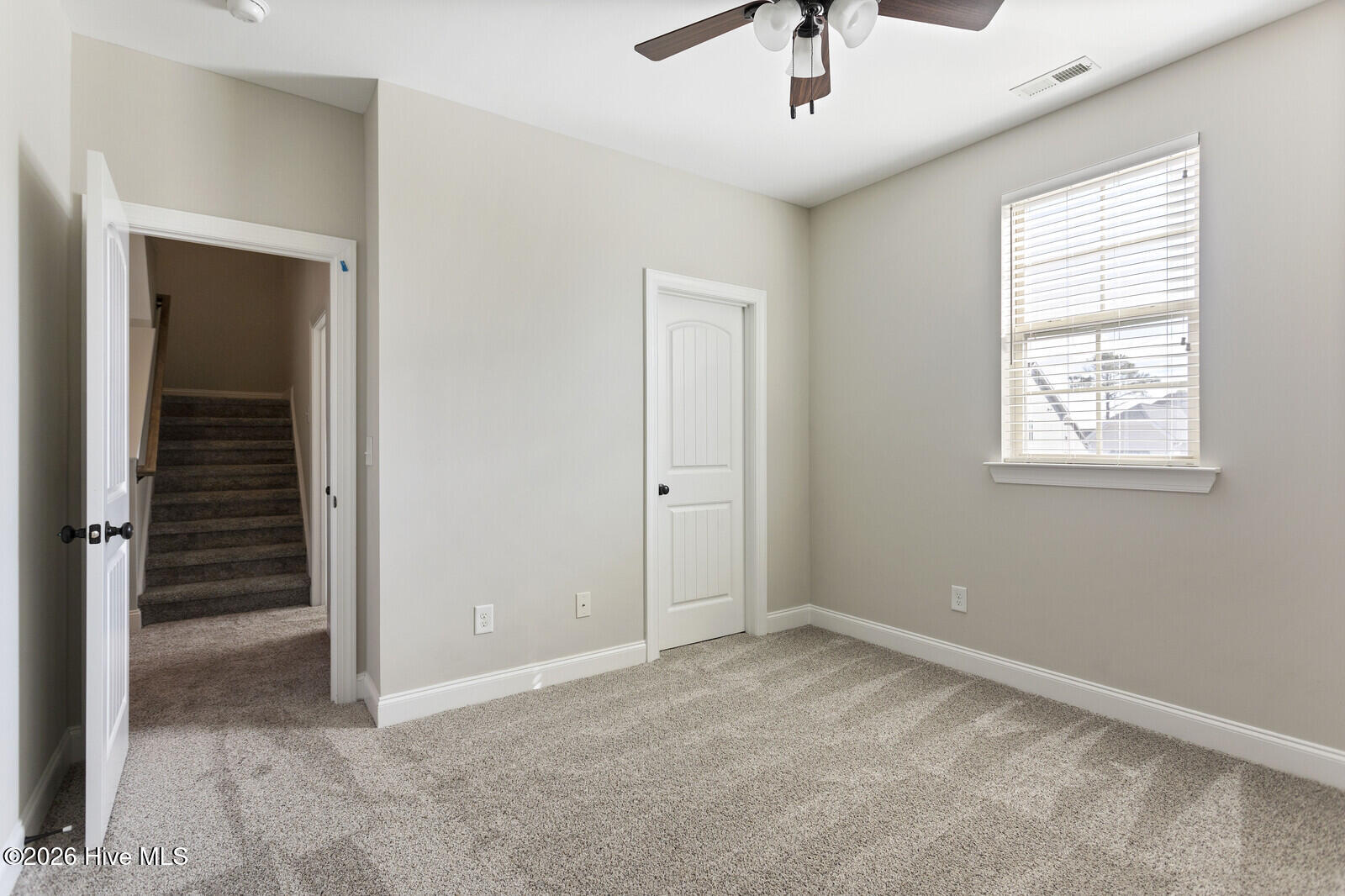 100558633 | Photo 30