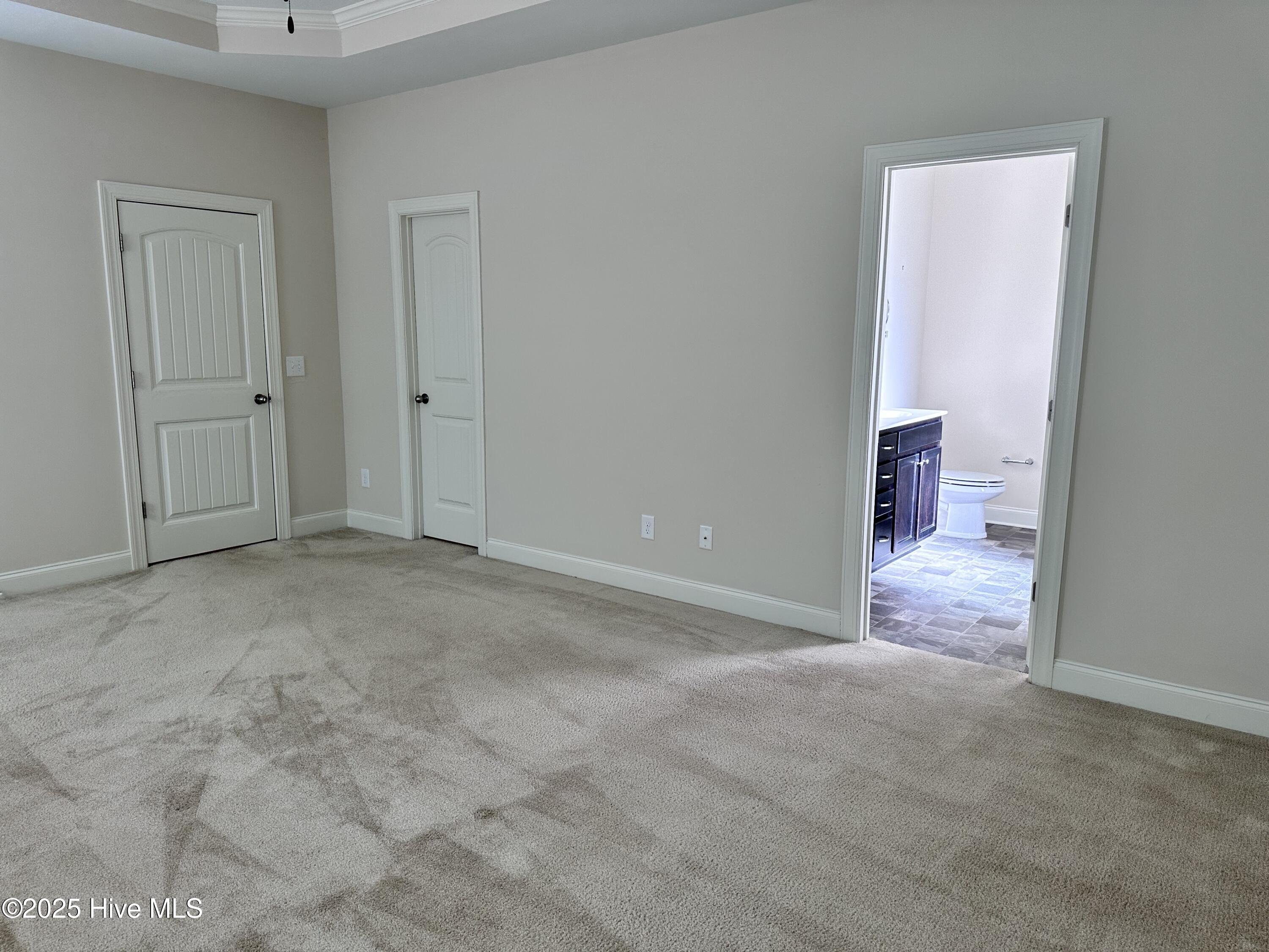 100545722 | Photo 15