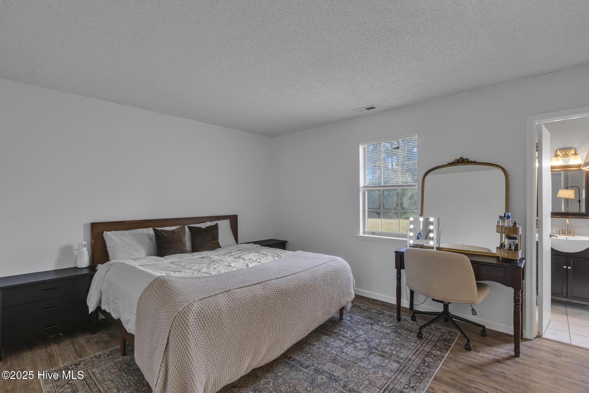 406 Singletree Court, Jacksonville, NC 28540 – photo 17: 425A4119