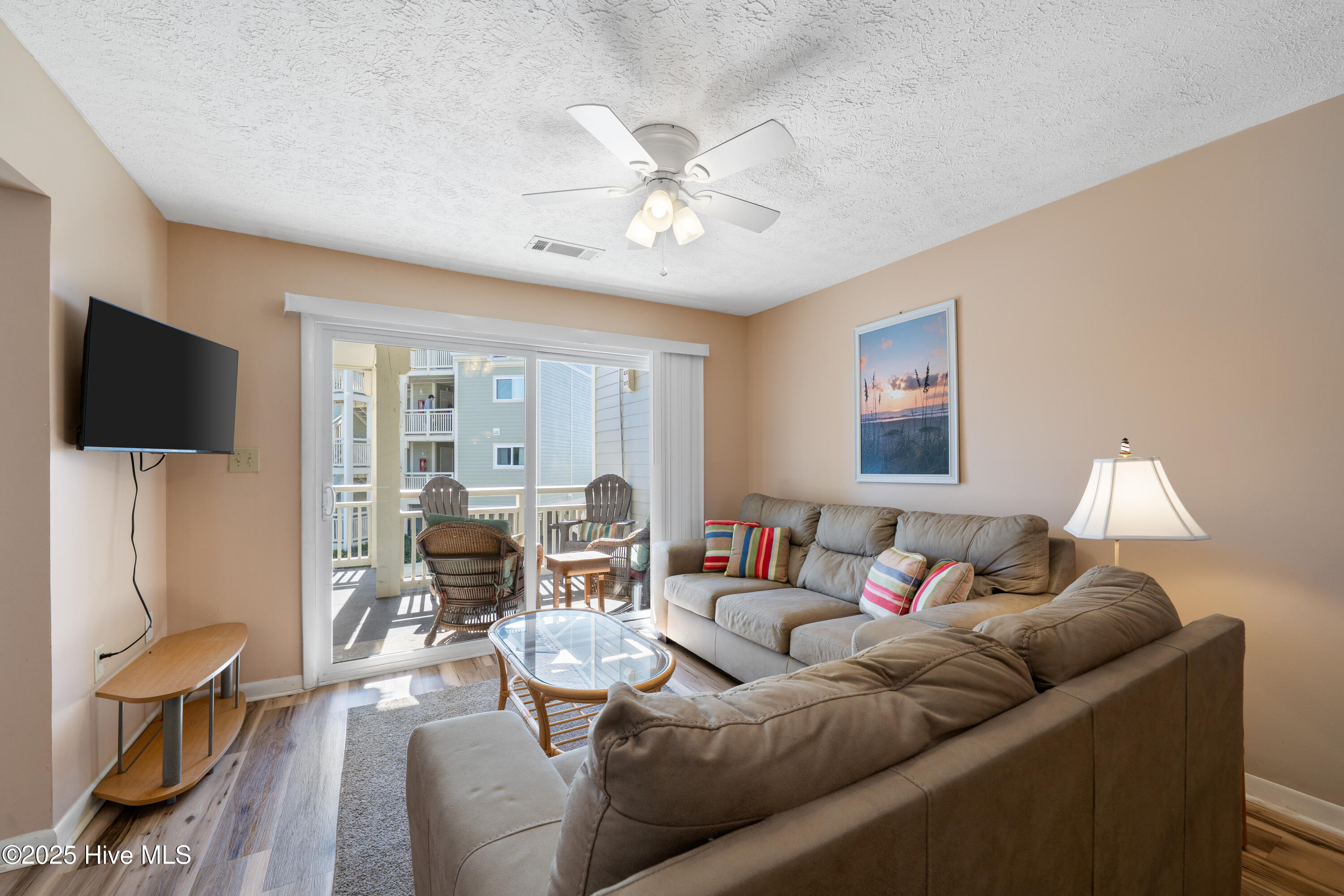 100539847 | Photo 23